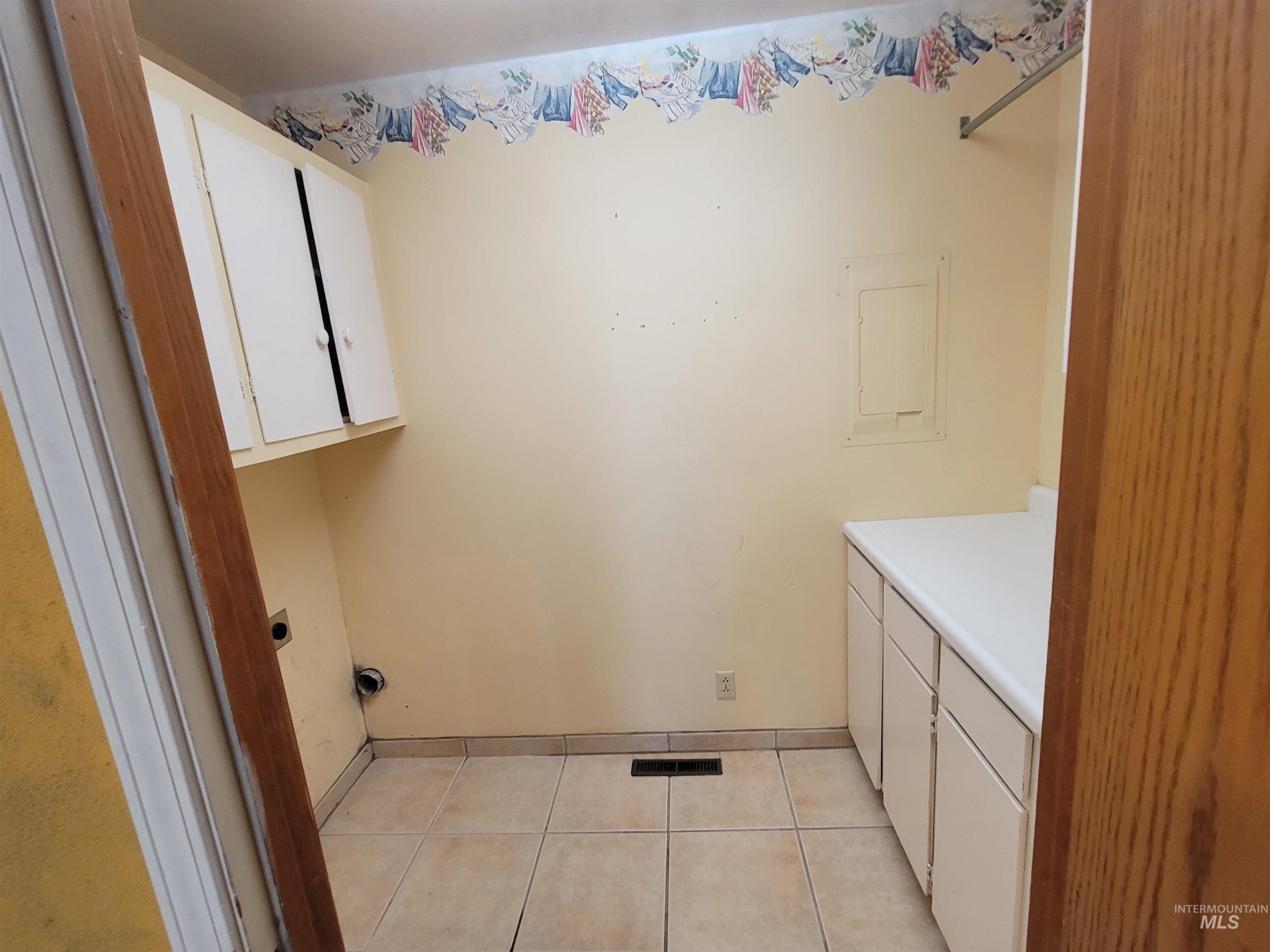 706 N Sunrise Blvd Property Photo 18