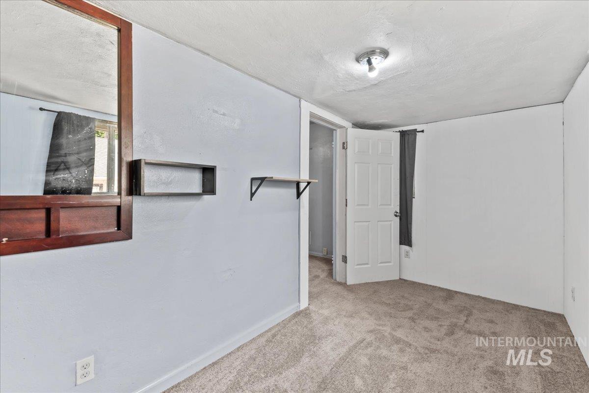 1024 10th Ave S Property Photo 23