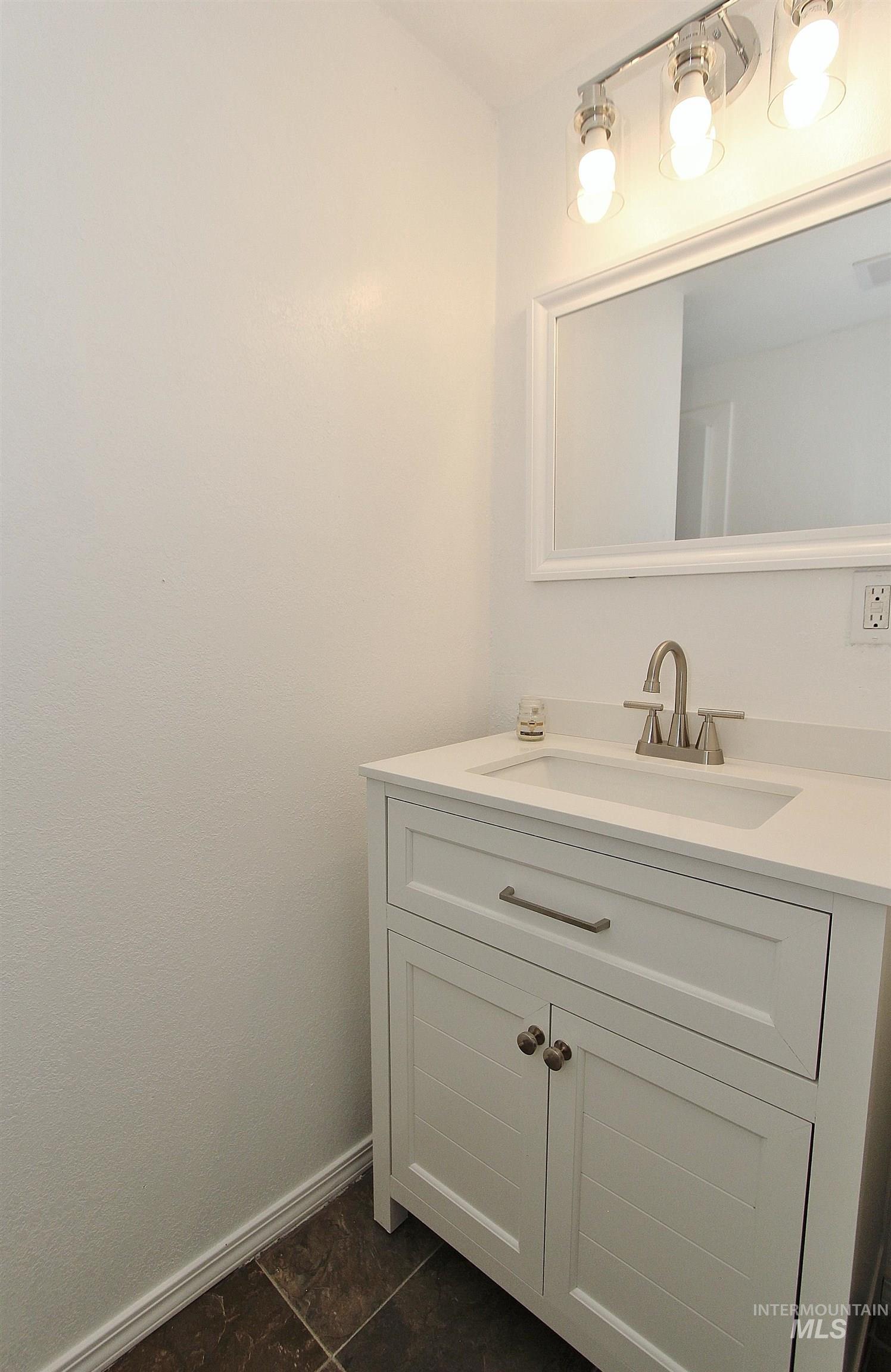 2713 W Wymer St Property Photo 16