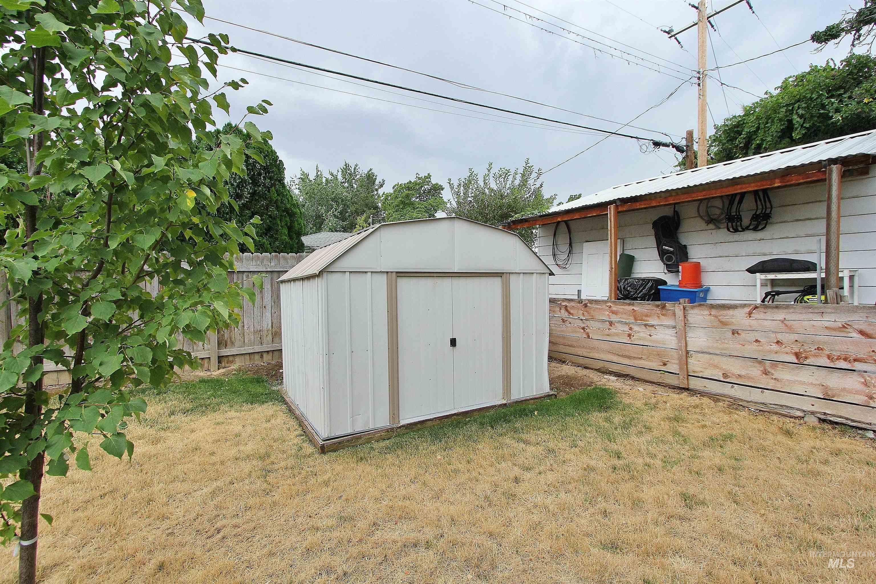 2713 W Wymer St Property Photo 23