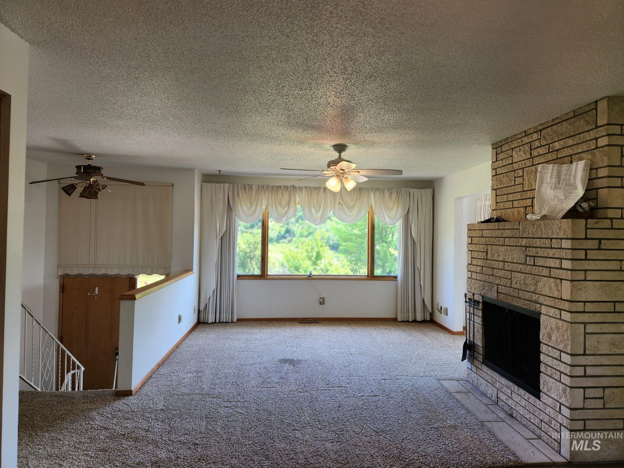 367 Woodland Rd Property Photo 6