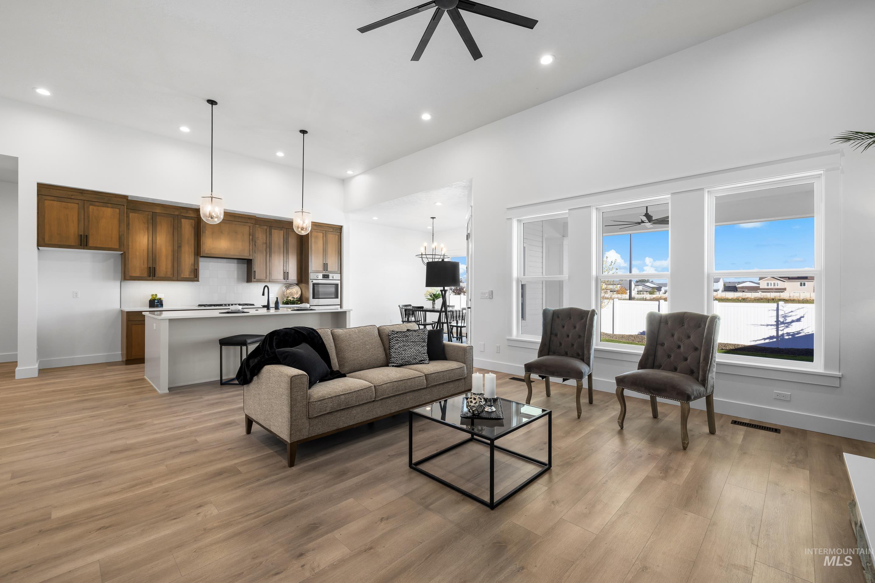 82 E Jarvis St. Property Photo 10