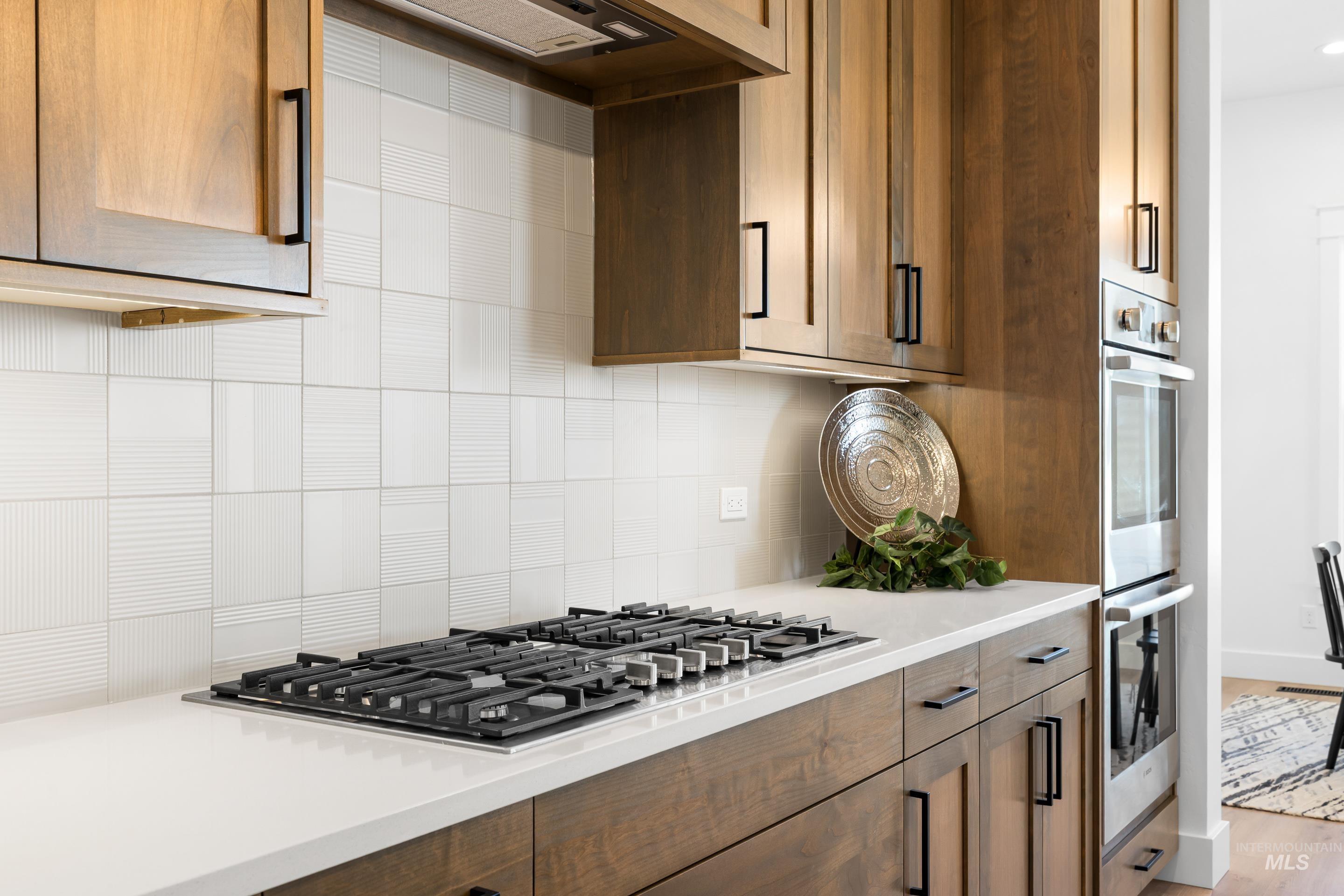 82 E Jarvis St. Property Photo 17