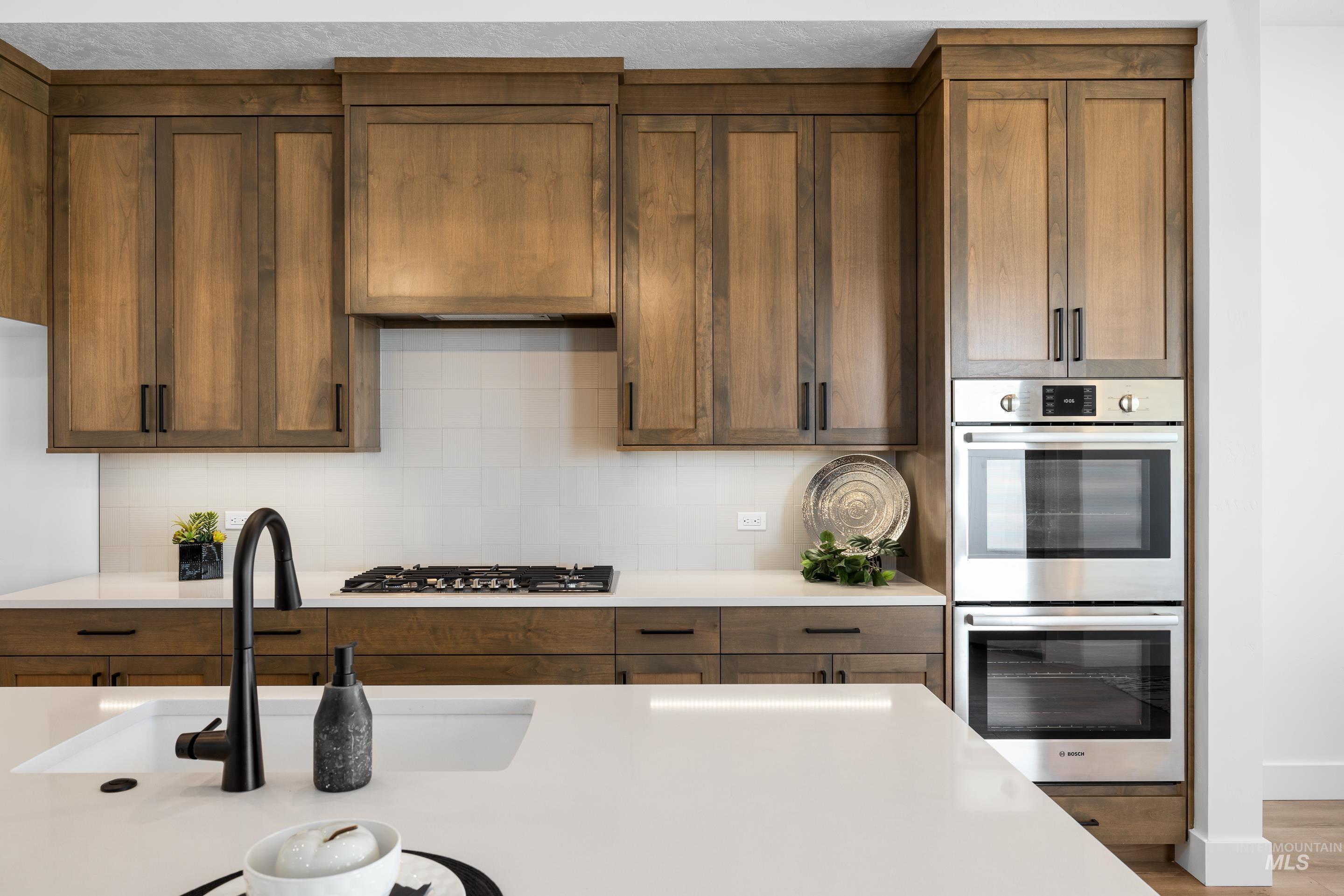 82 E Jarvis St. Property Photo 18