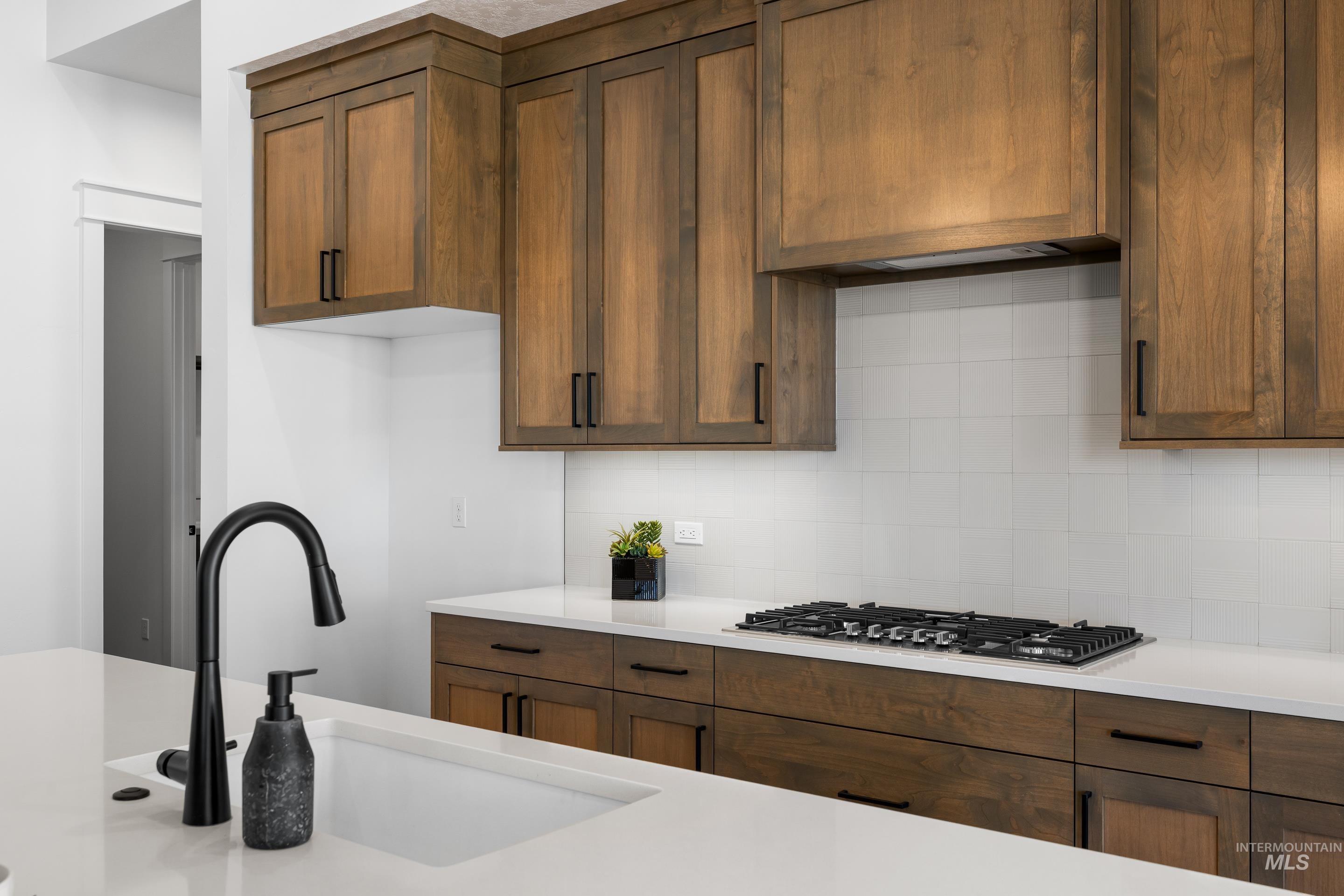 82 E Jarvis St. Property Photo 19