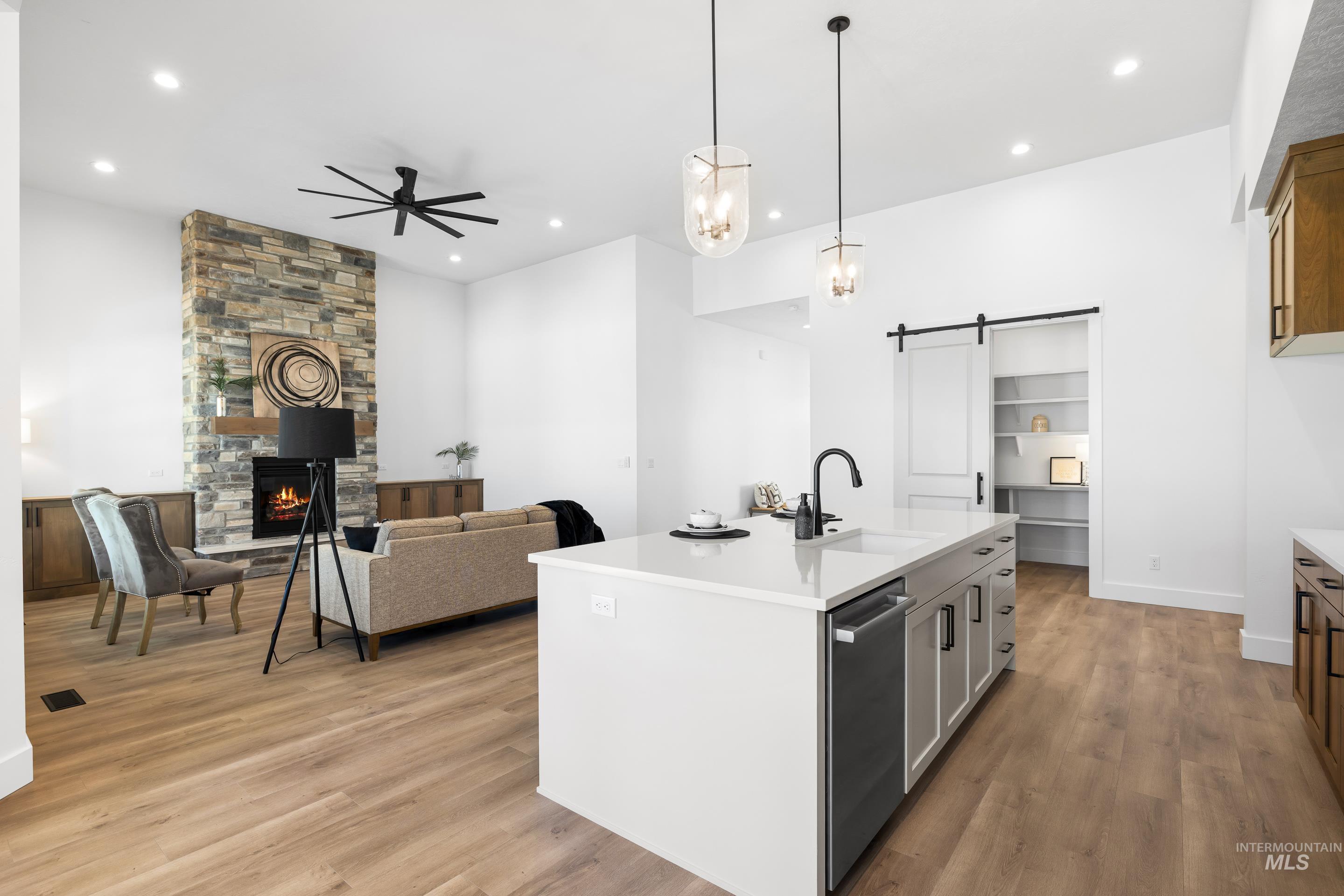 82 E Jarvis St. Property Photo 21