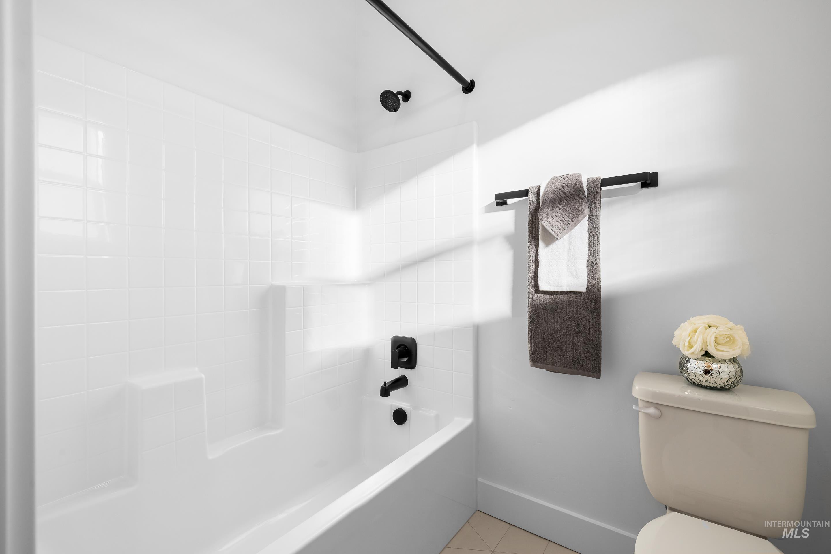 82 E Jarvis St. Property Photo 39