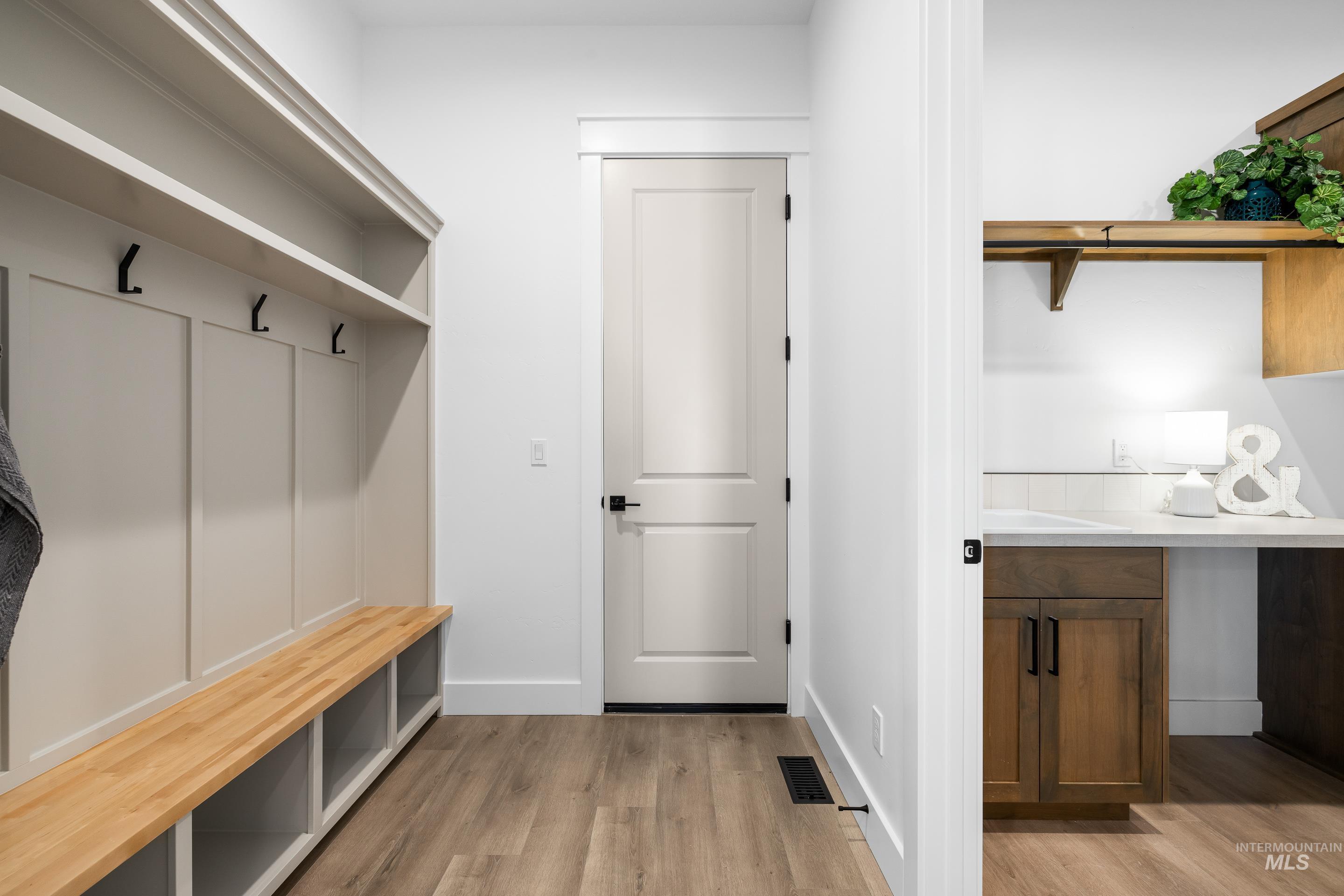 82 E Jarvis St. Property Photo 41