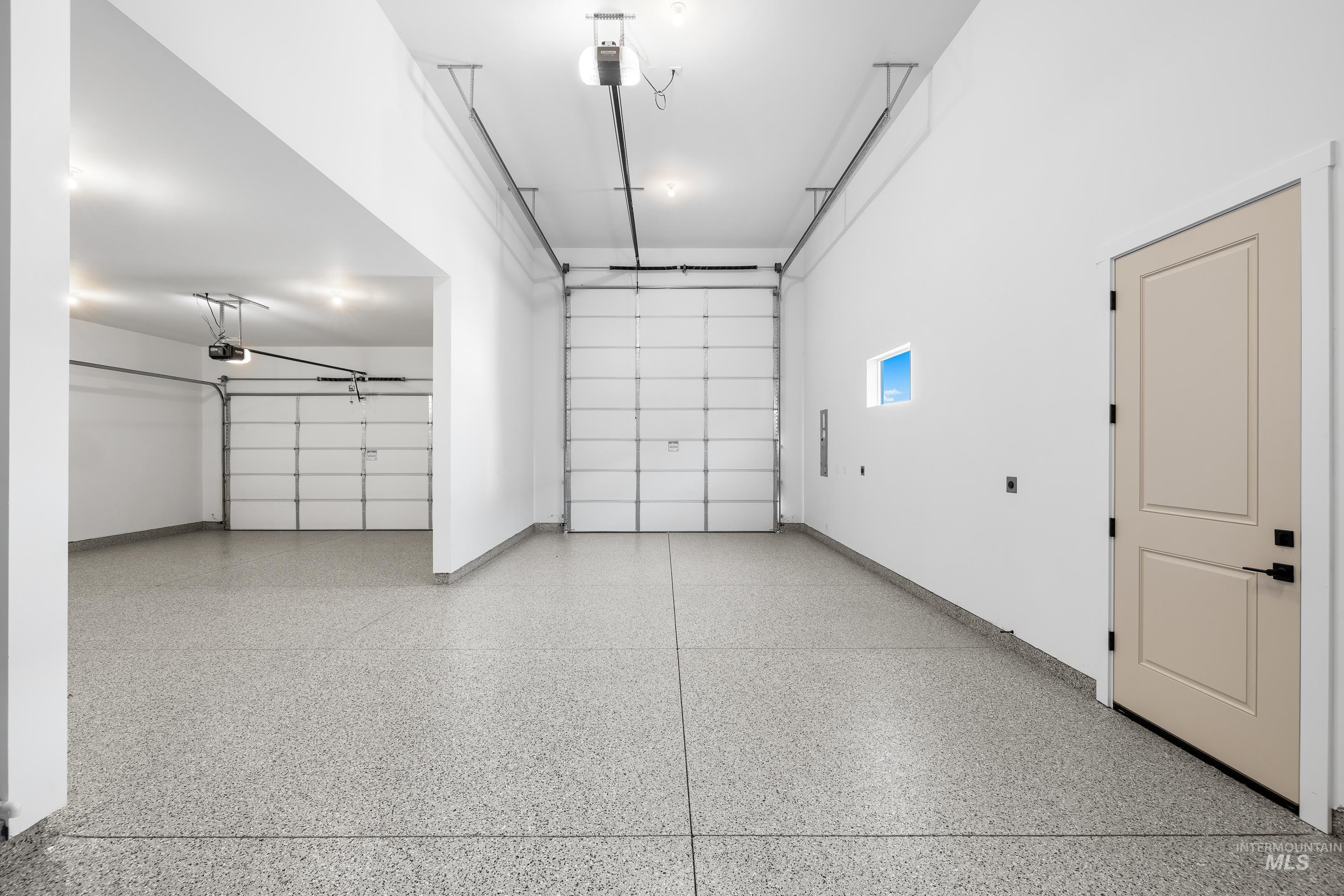 82 E Jarvis St. Property Photo 49