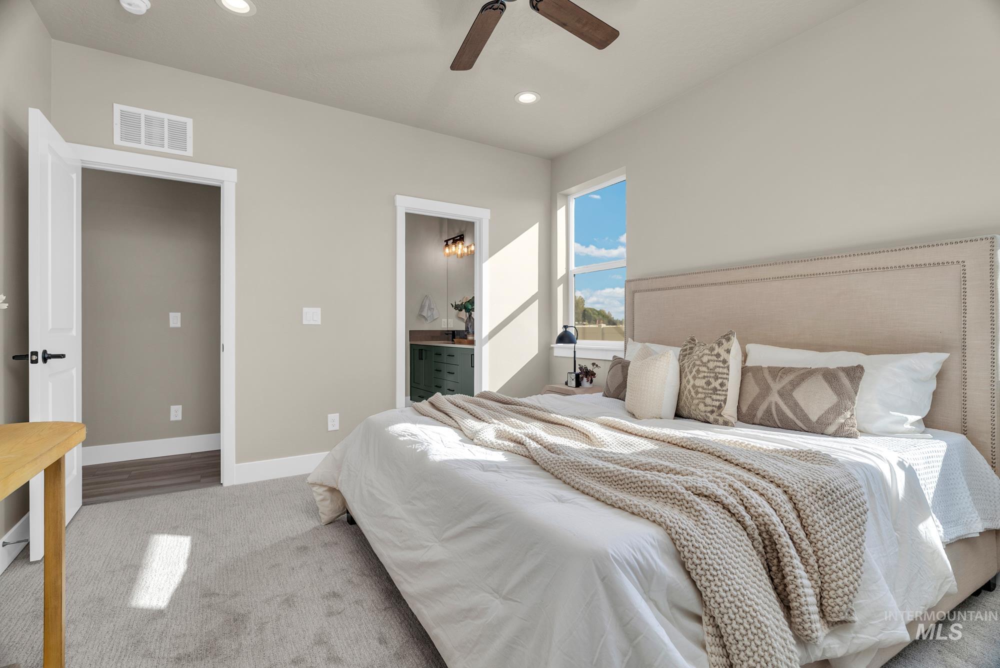 6273 S Binky Ave Property Photo 15