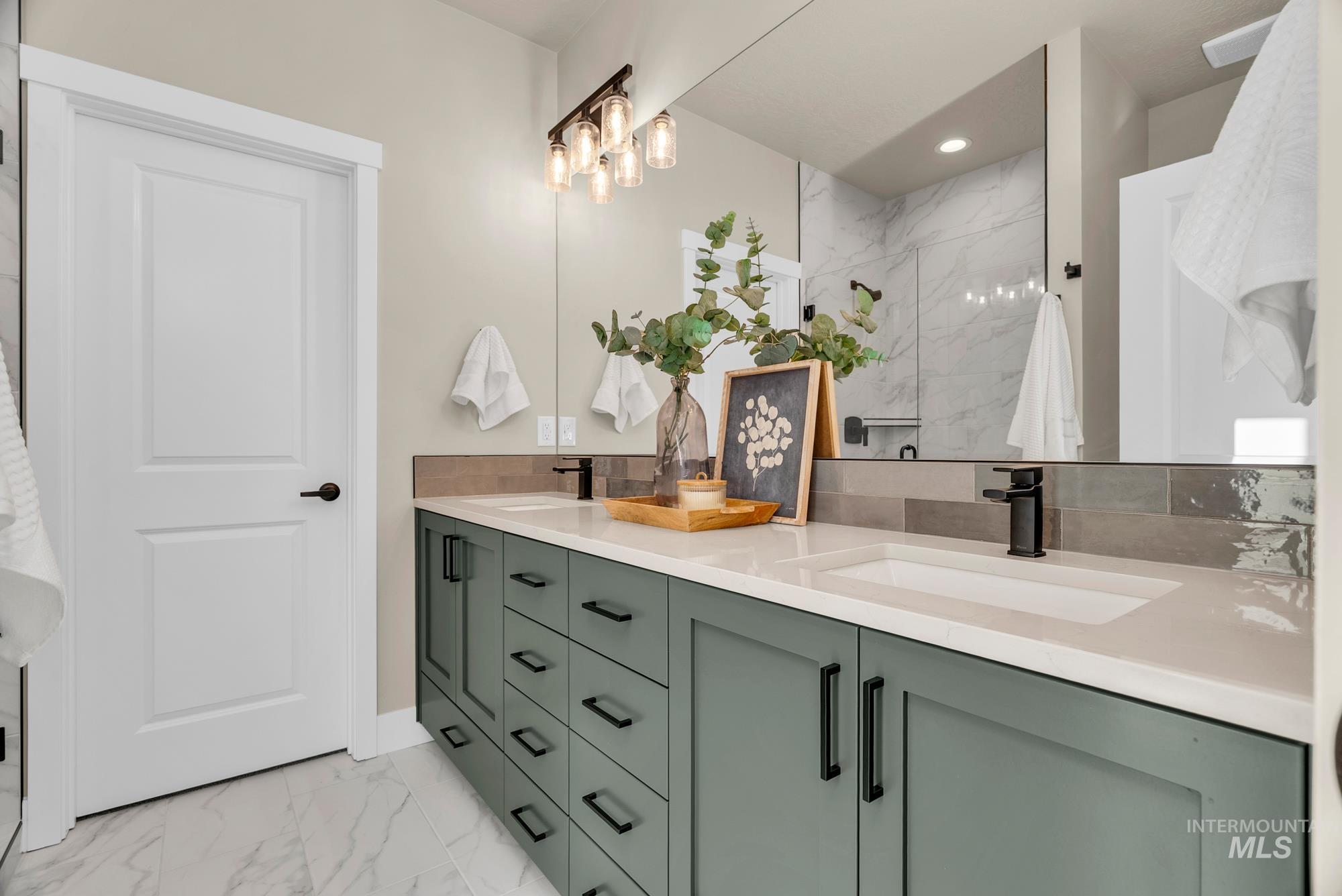 6273 S Binky Ave Property Photo 16