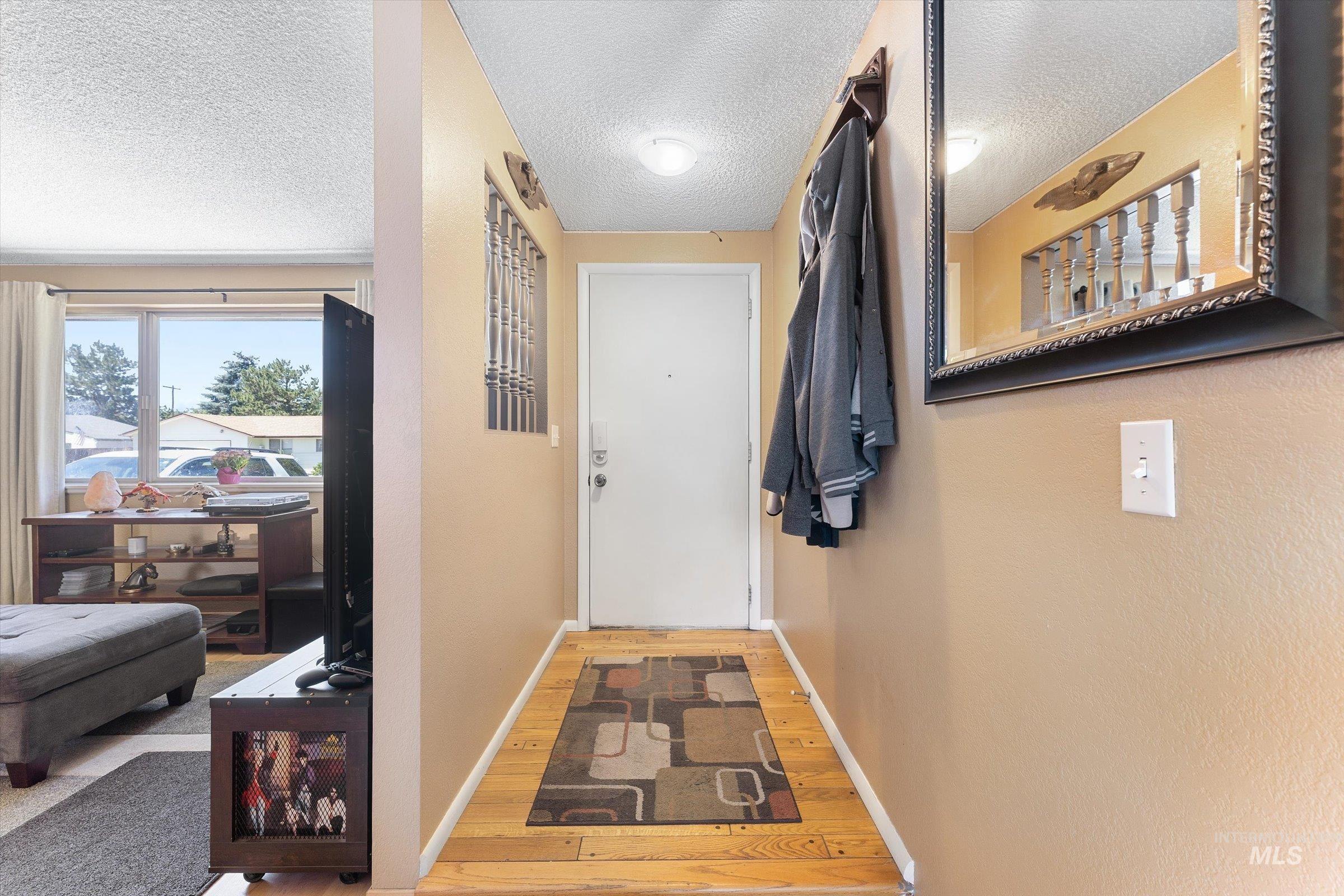 8021 W Hummel Dr, Property Photo 3