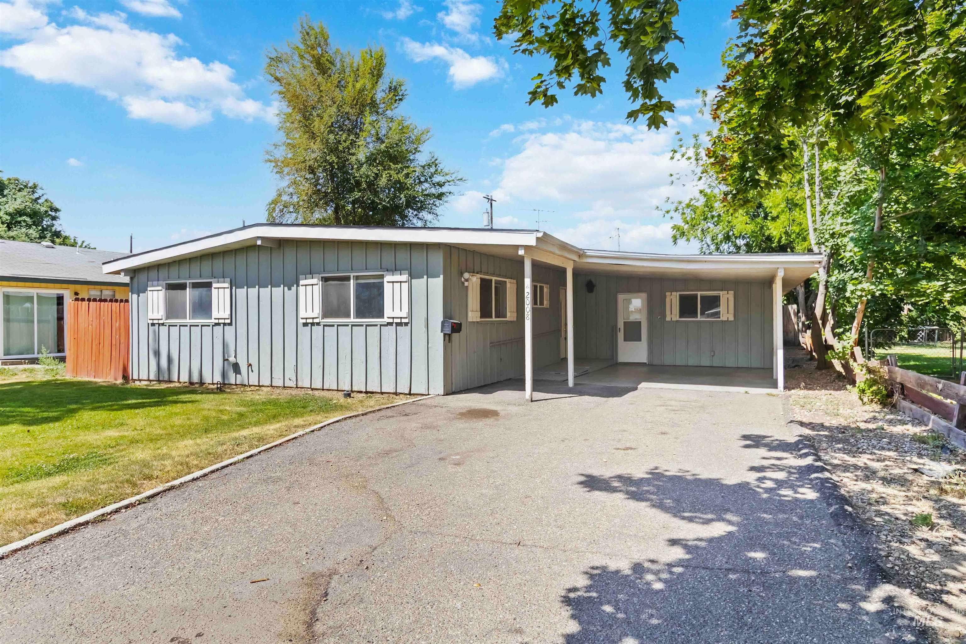 2008 Colorado Avenue Property Photo 1