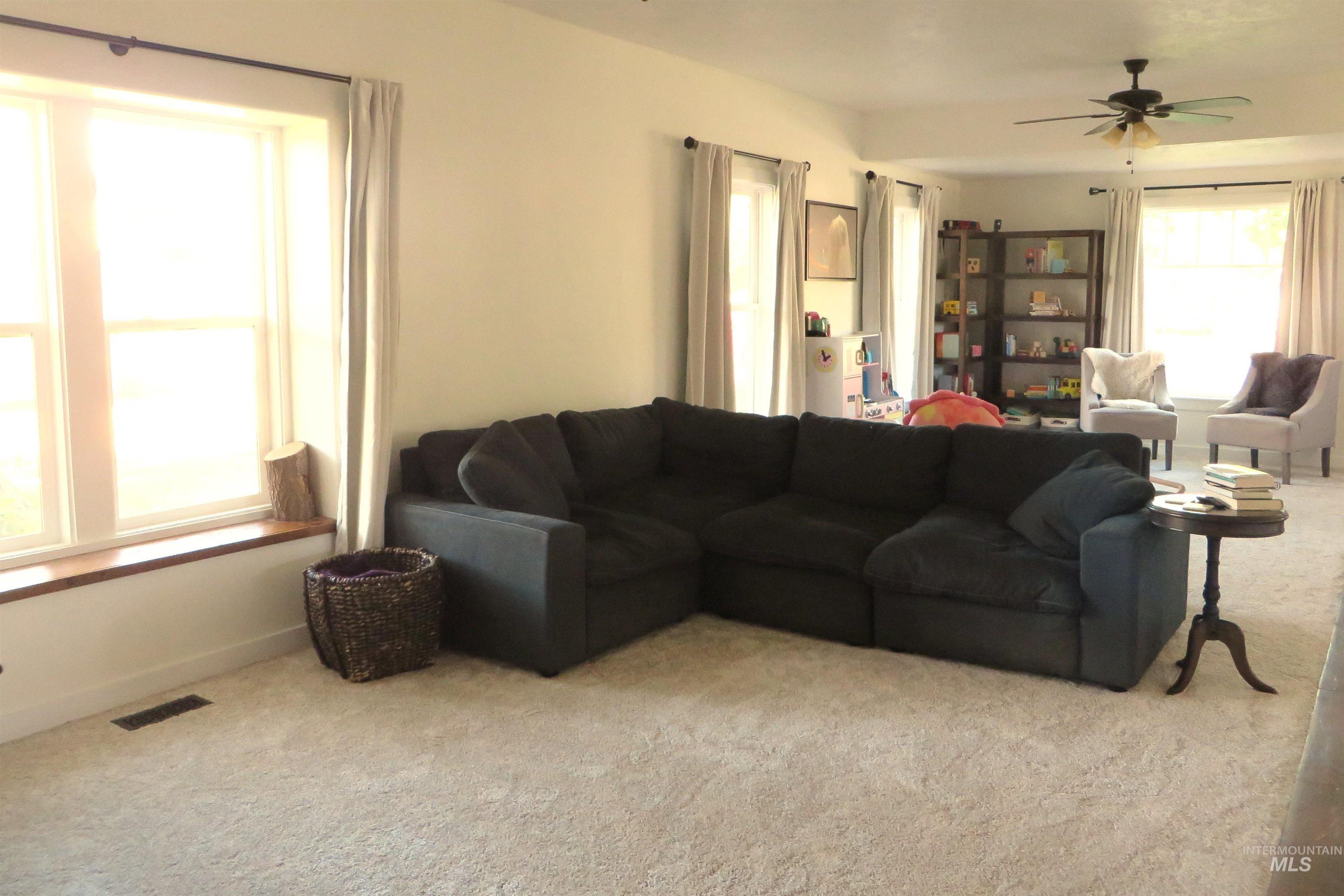 421 S 12th Street Property Photo 4