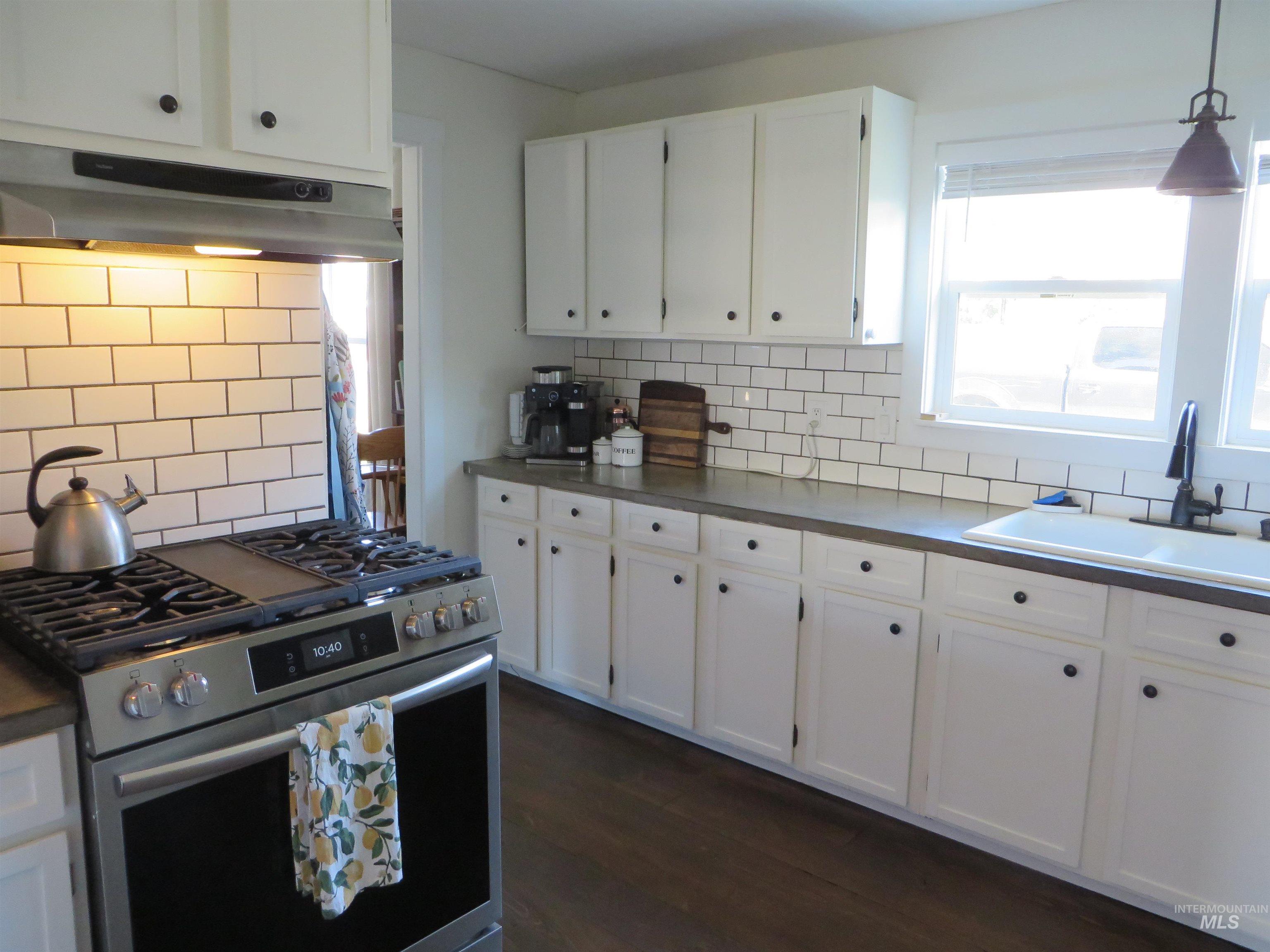 421 S 12th Street Property Photo 10