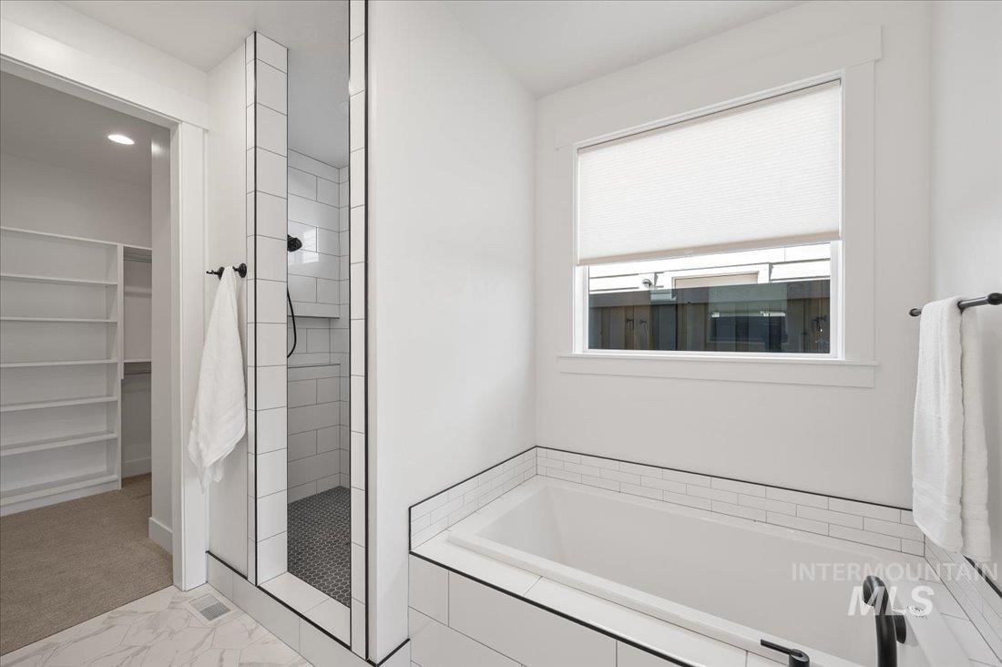 4252 N Brody Property Photo 14
