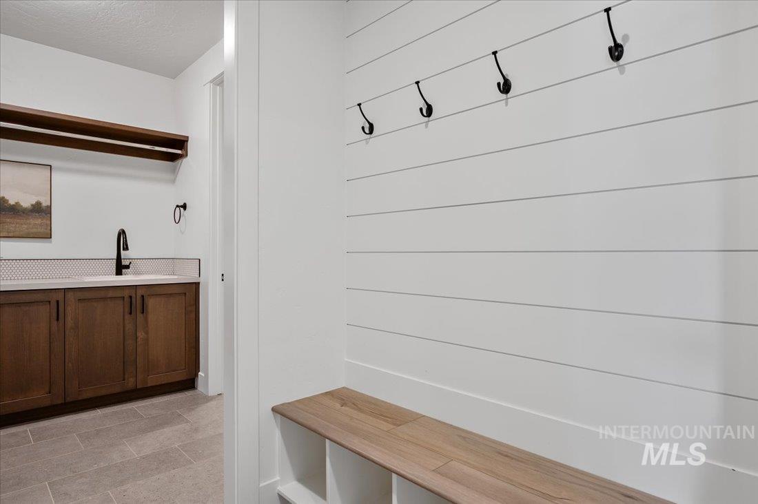 4252 N Brody Property Photo 18