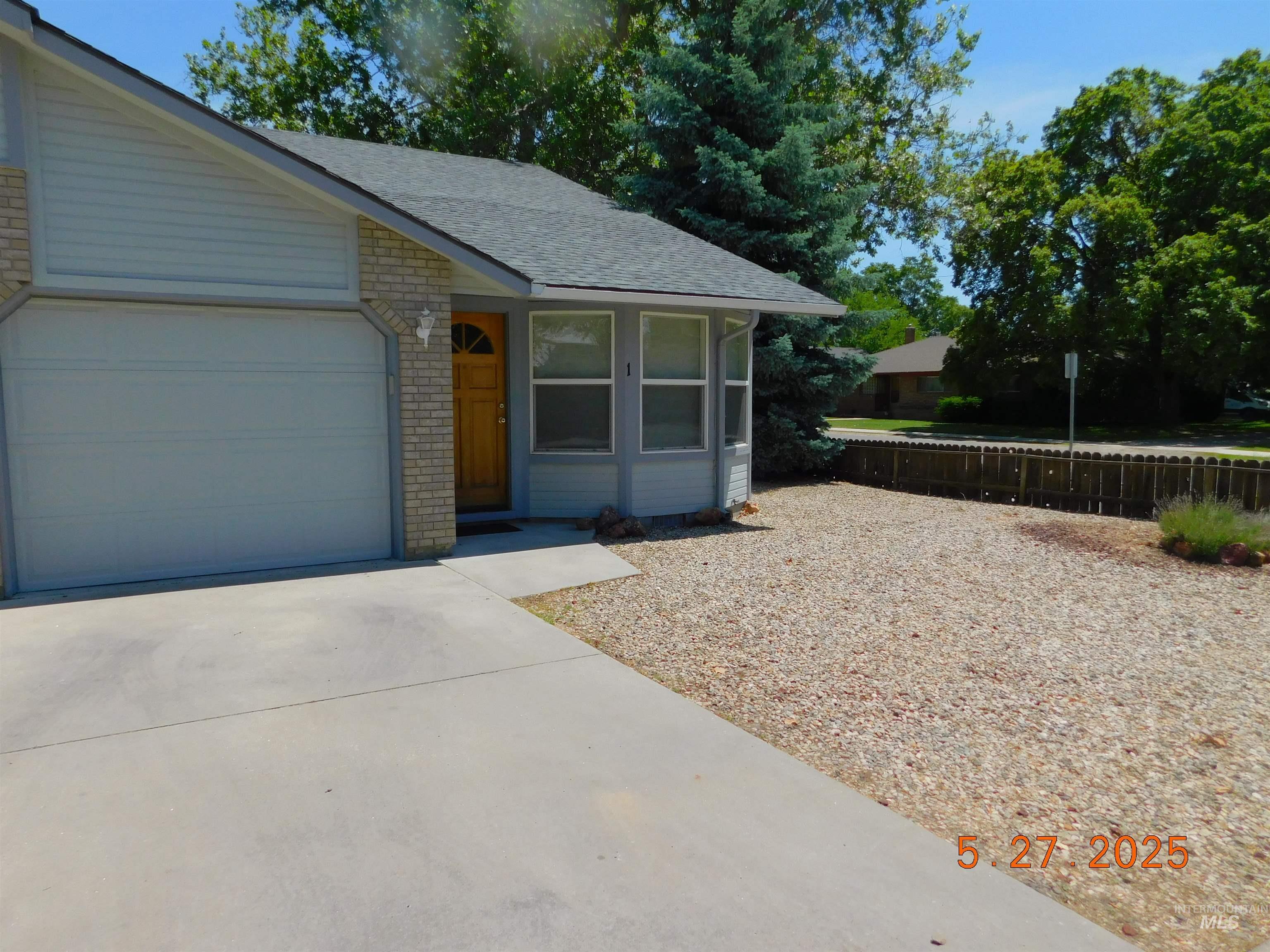 804 E Main Street Property Photo 1