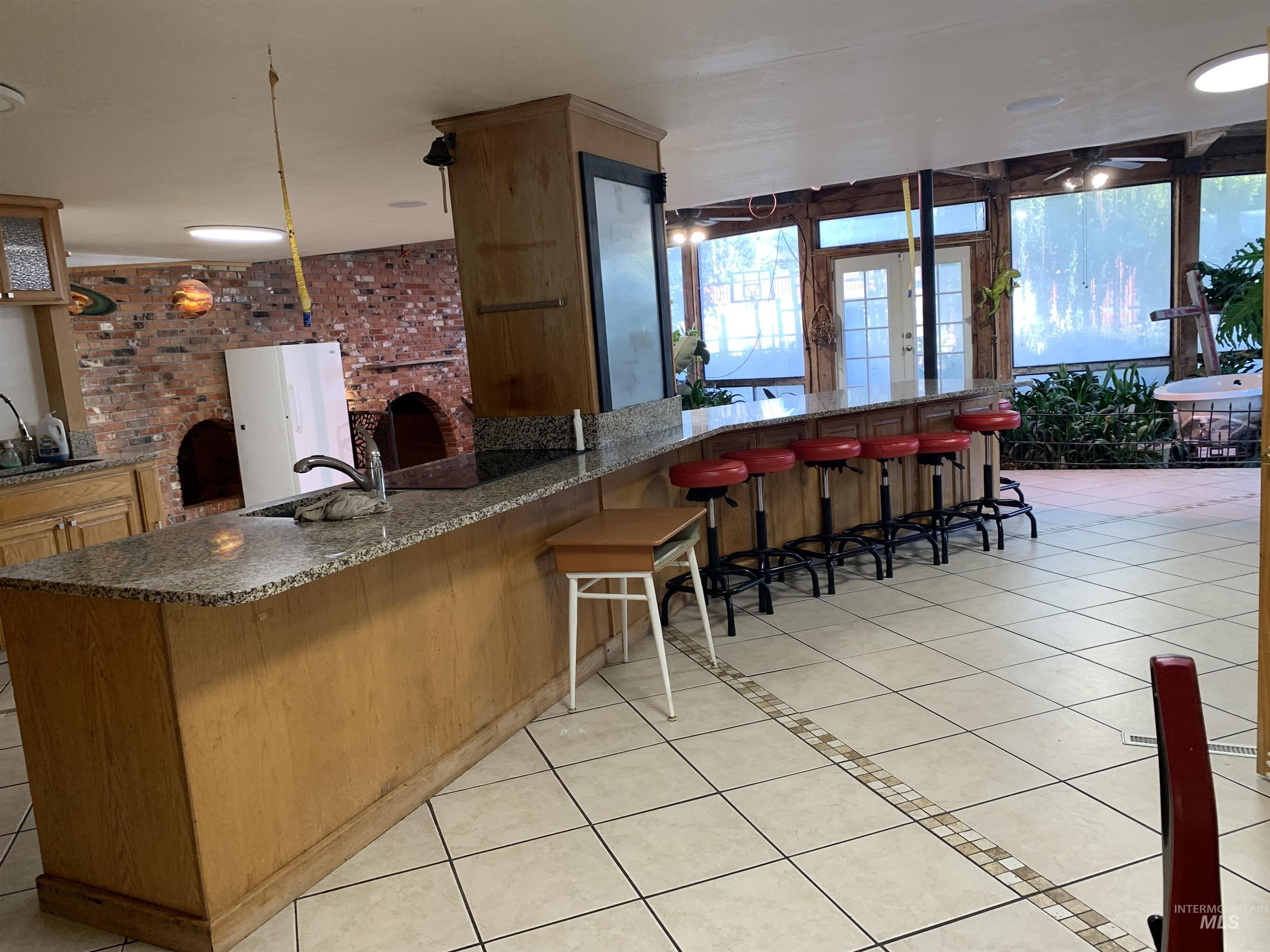 249 W North St Property Photo 3