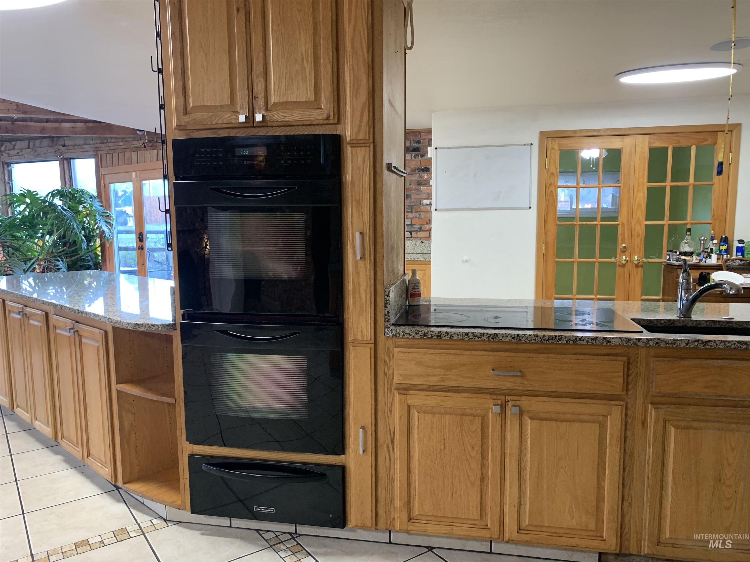 249 W North St Property Photo 5