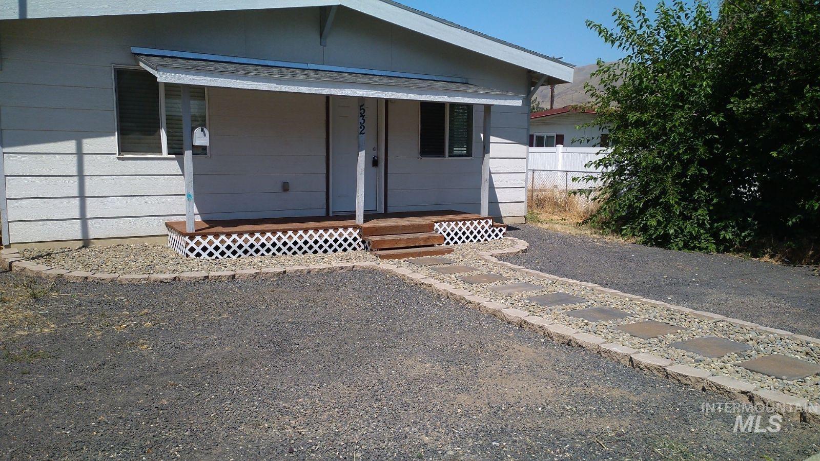 532 Burns Street Property Photo 1