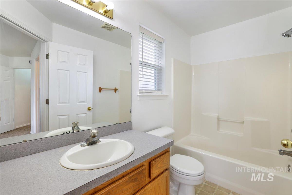 1670 E 1500 S Property Photo 13