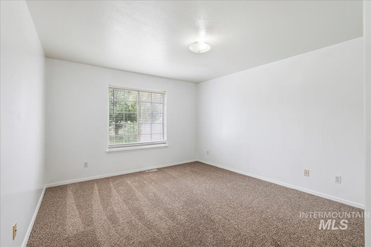 1670 E 1500 S Property Photo 15