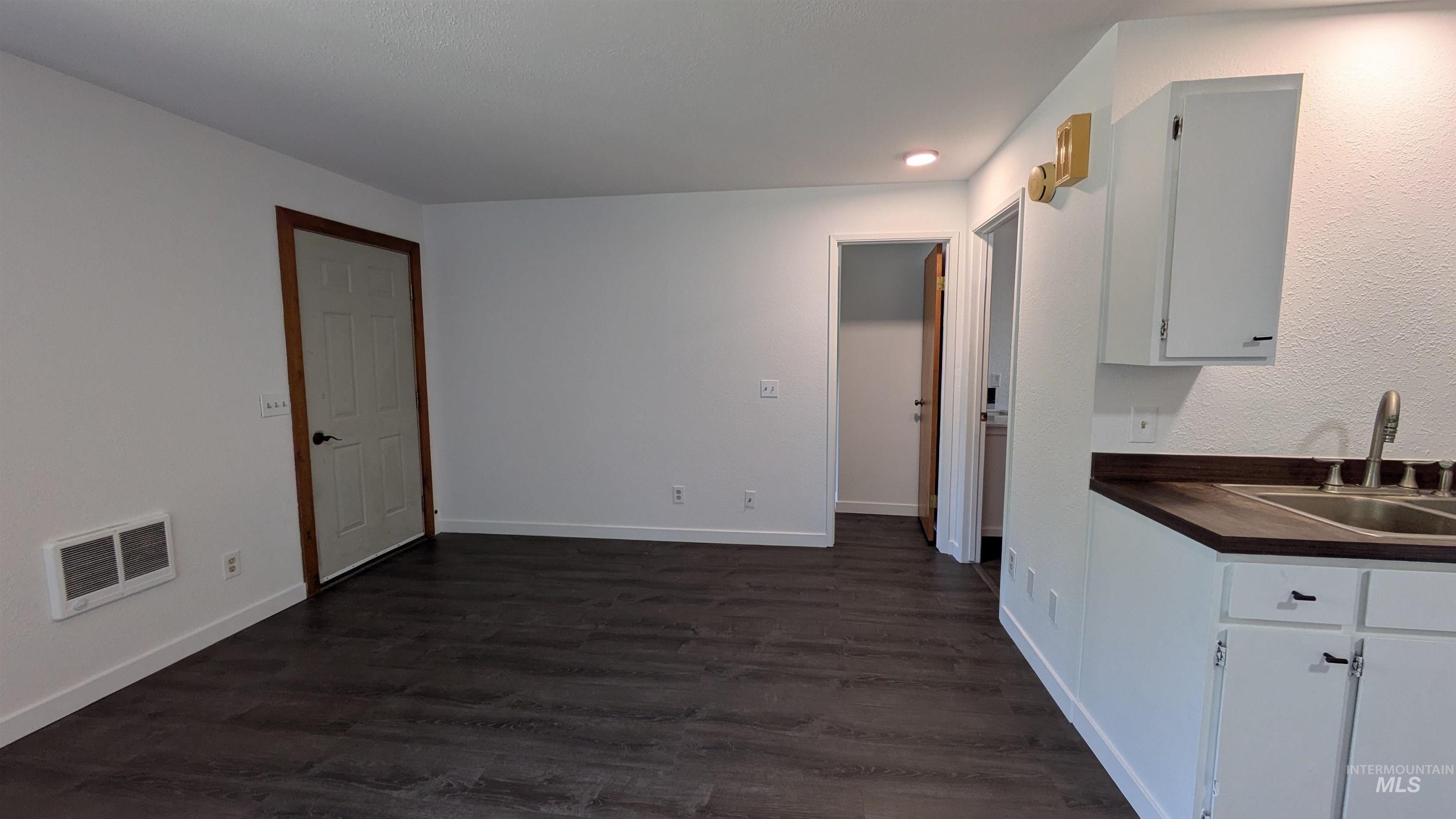 2129 N Polk Ext Property Photo 7