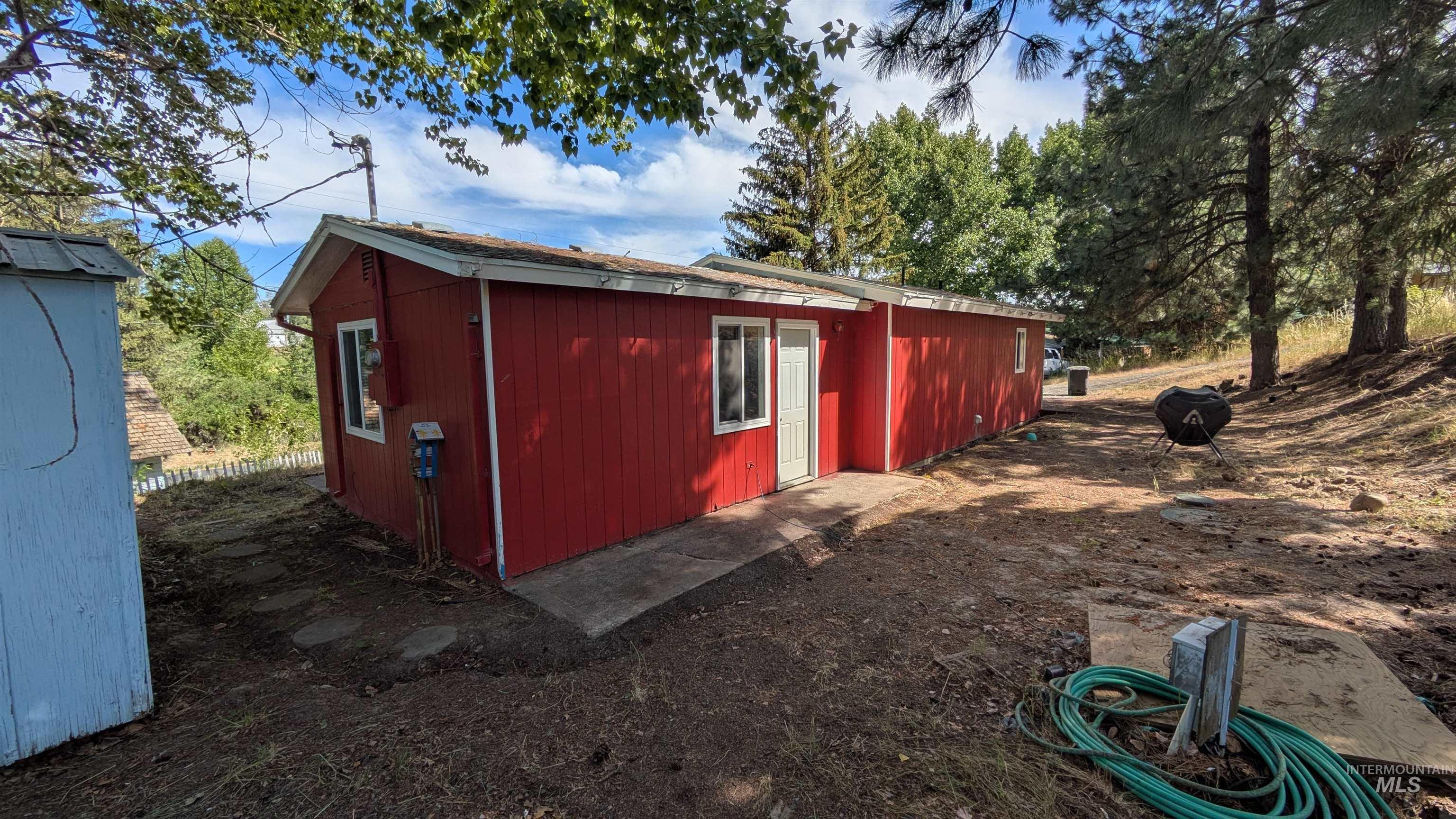2129 N Polk Ext Property Photo 23