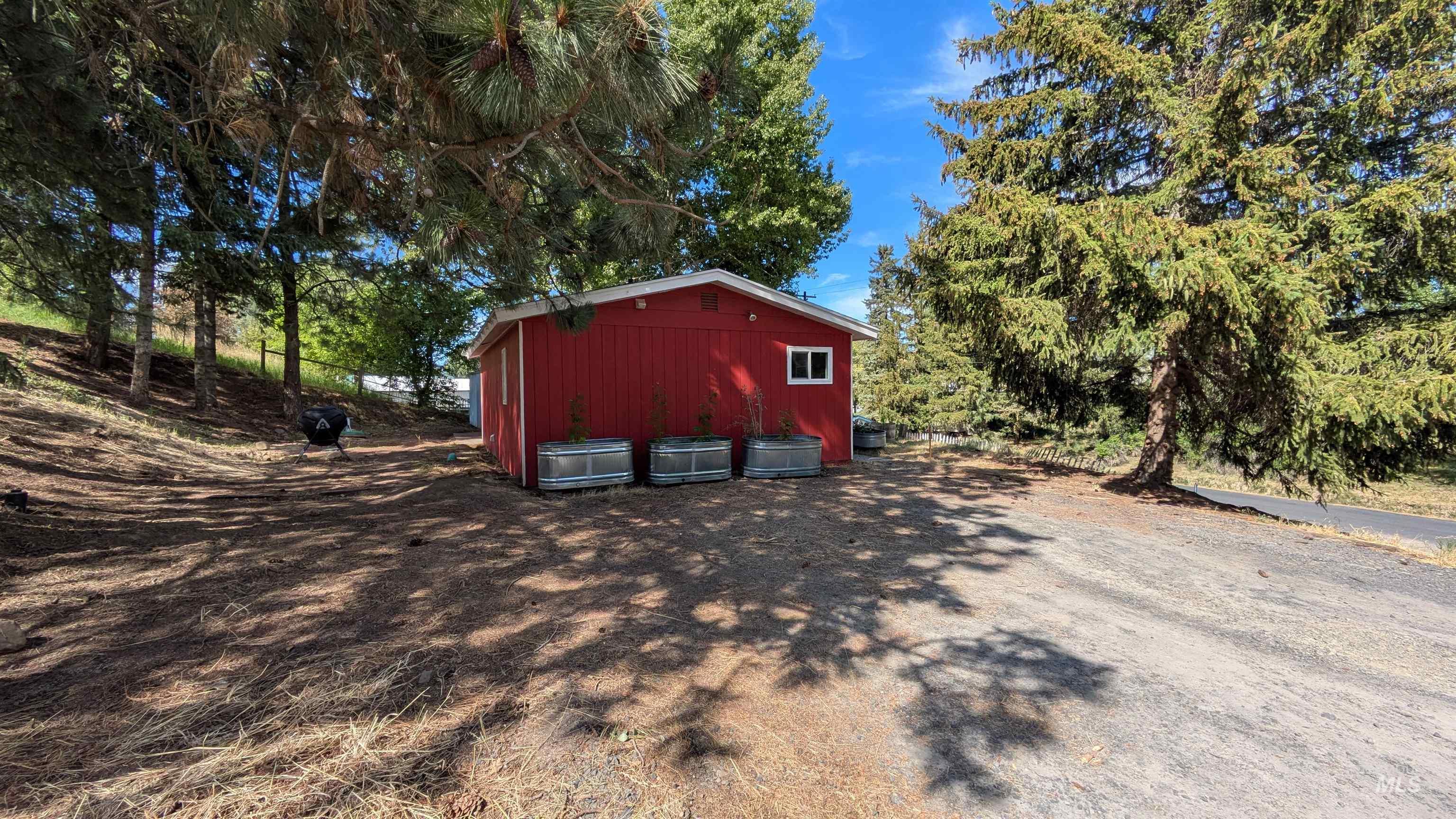 2129 N Polk Ext Property Photo 24