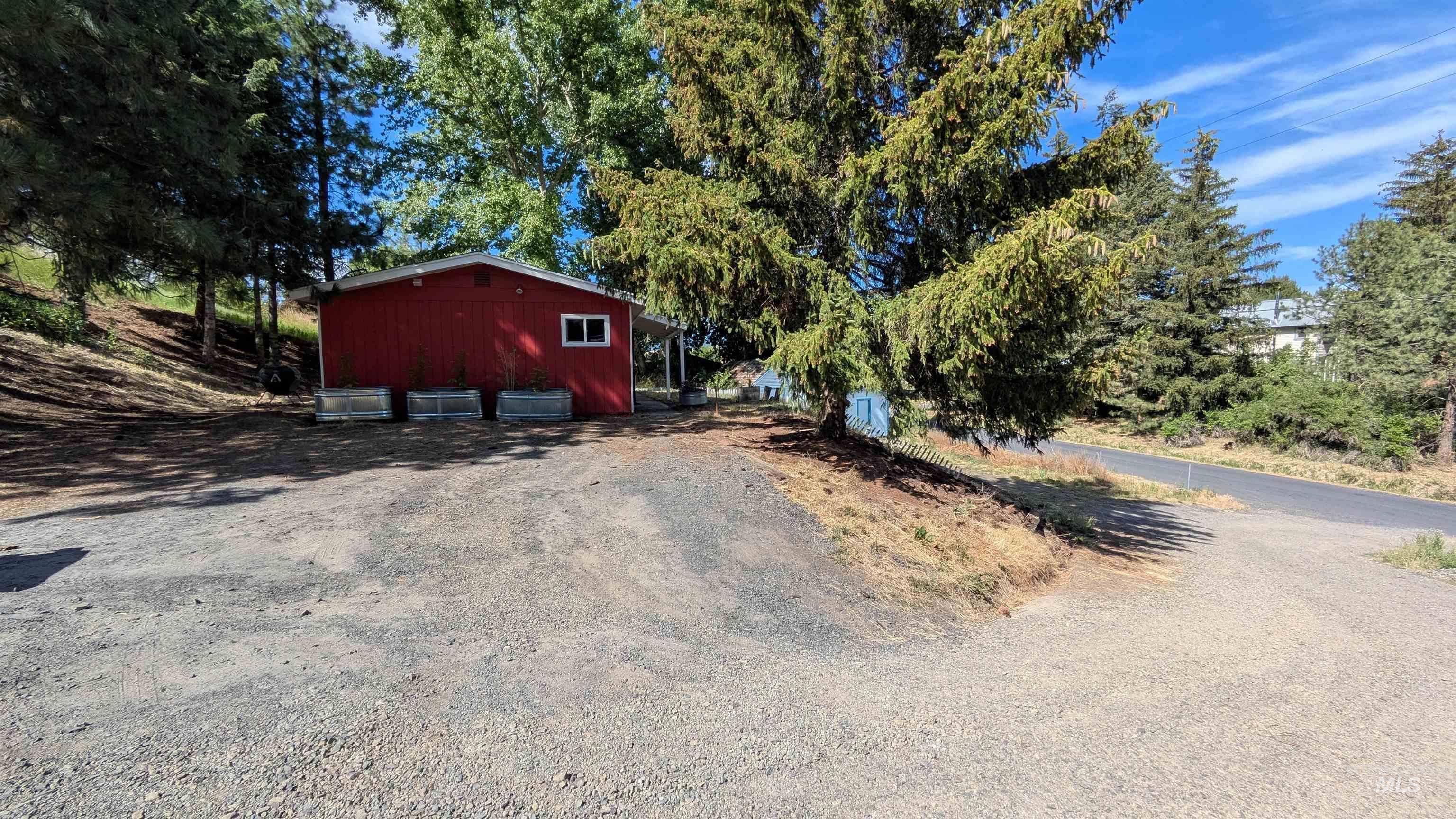 2129 N Polk Ext Property Photo 25