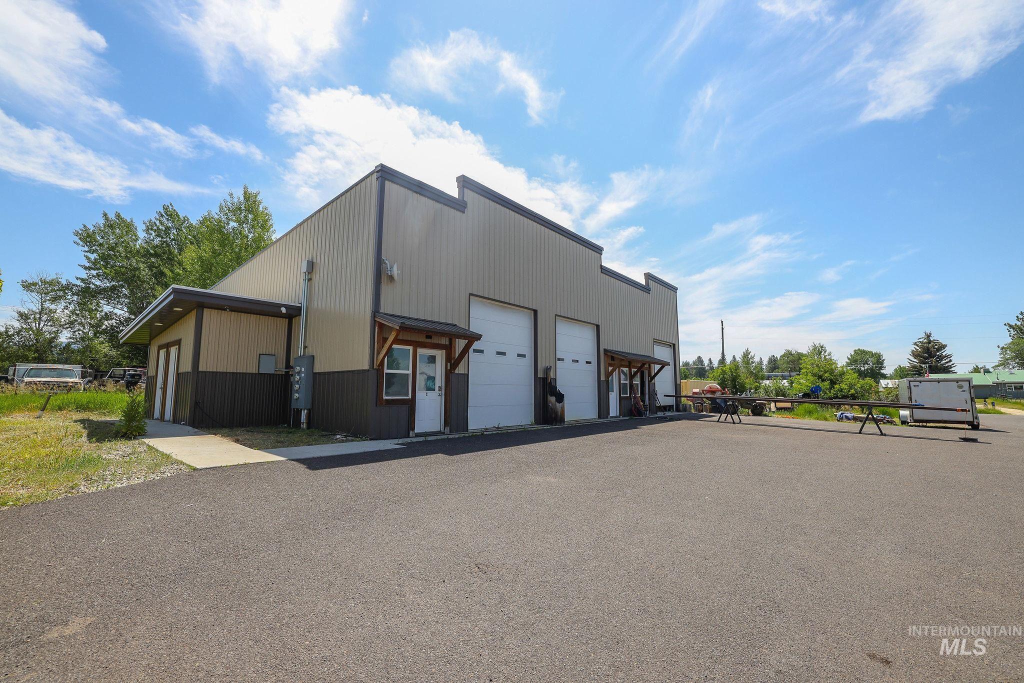 460 Krahn Property Photo 4