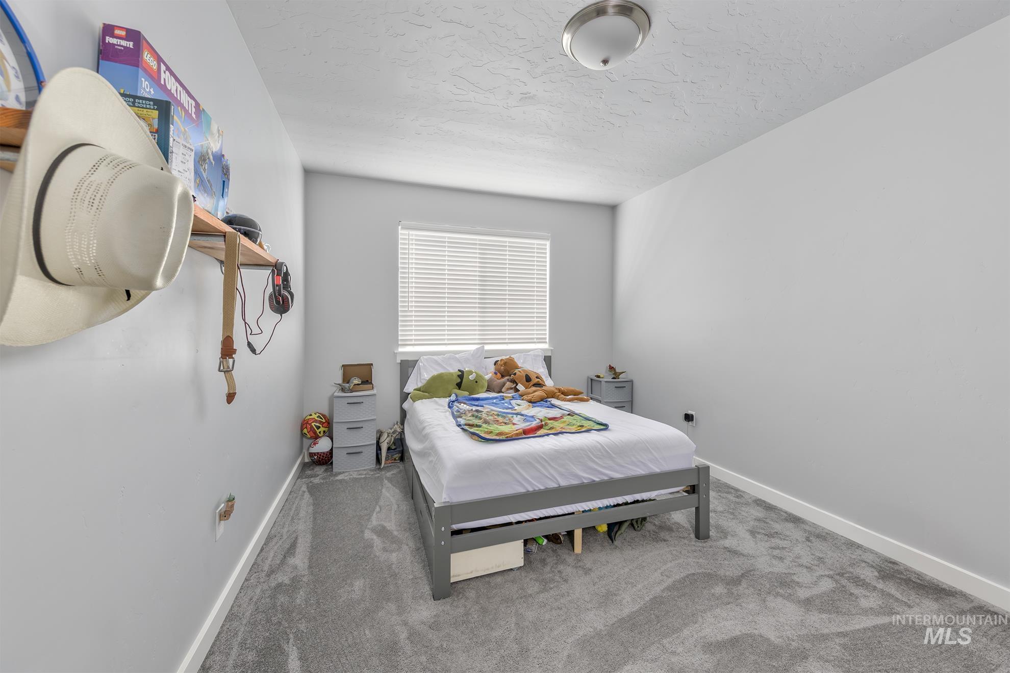 810 Grove Ln Property Photo 16