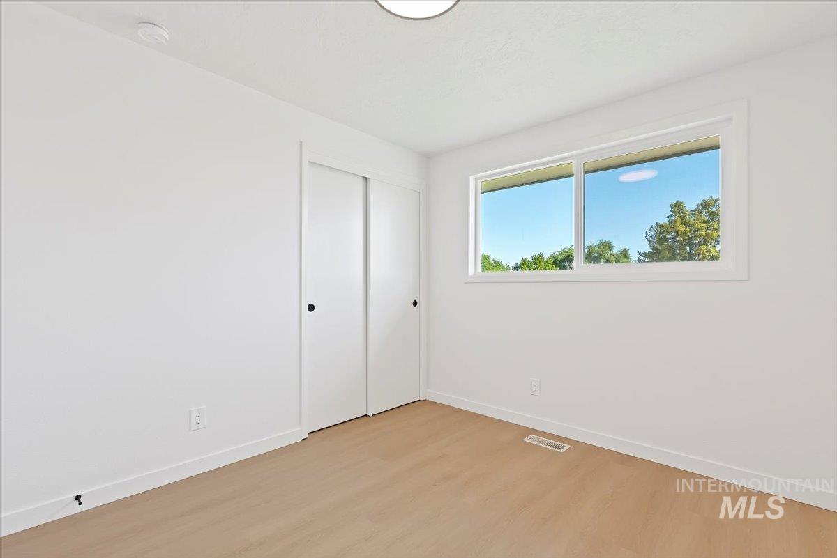 11503 W Santa Barbara Dr Property Photo 12