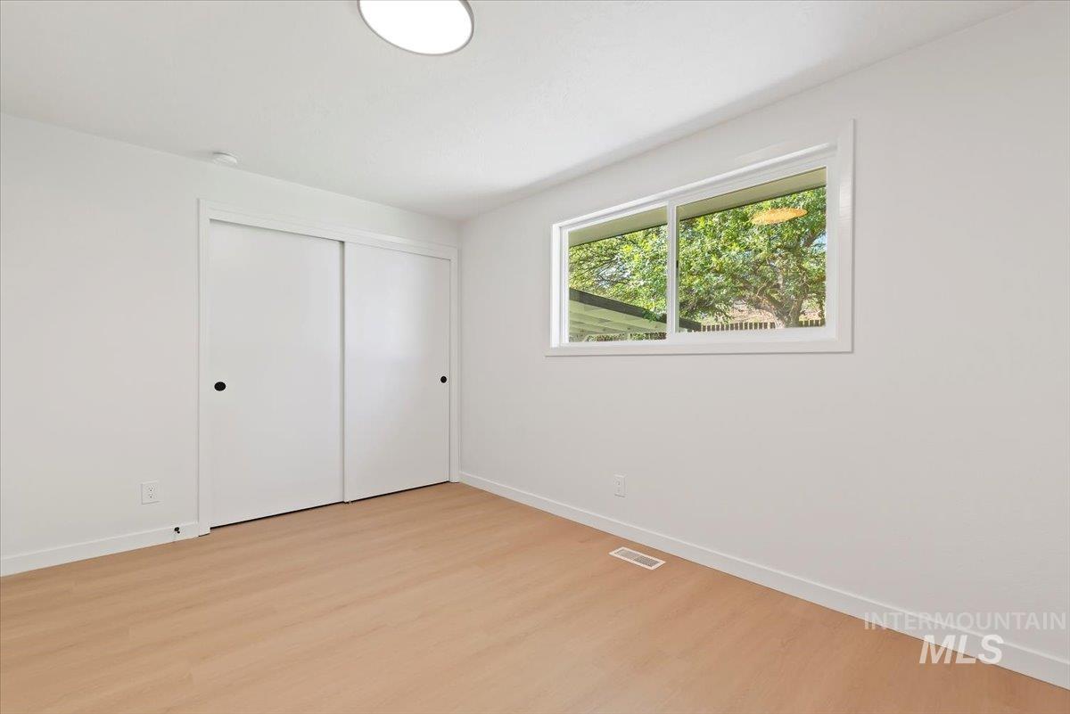 11503 W Santa Barbara Dr Property Photo 13