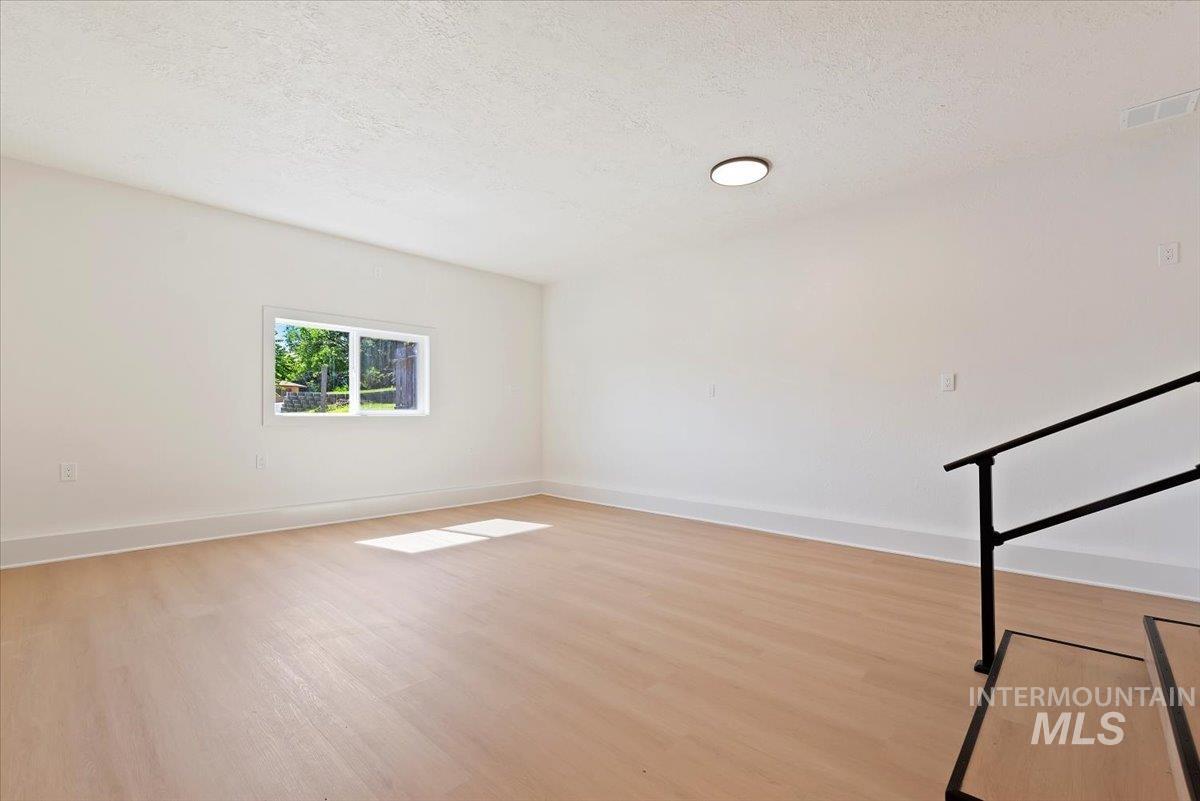11503 W Santa Barbara Dr Property Photo 16