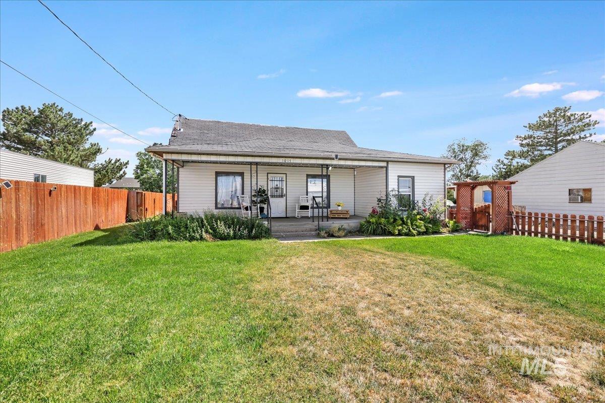 1017 Burley Avenue Property Photo 1