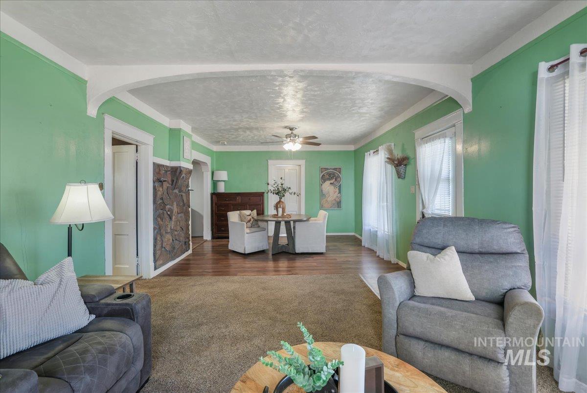 1017 Burley Avenue Property Photo 5