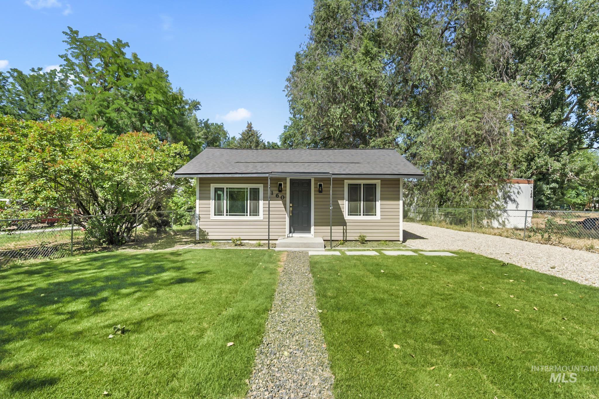 160 4th St. N. Property Photo 1