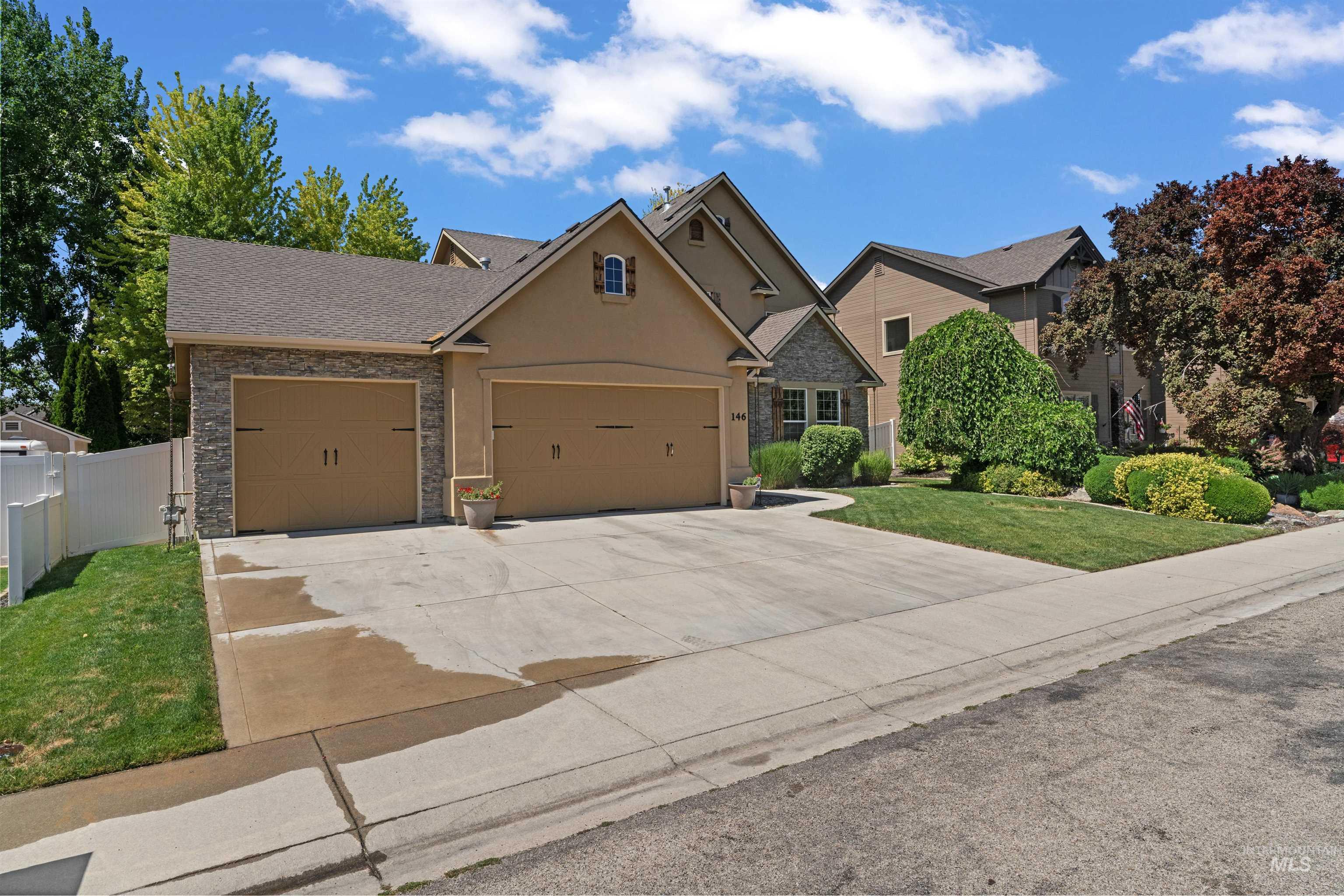 146 W Cub Street Property Photo 3