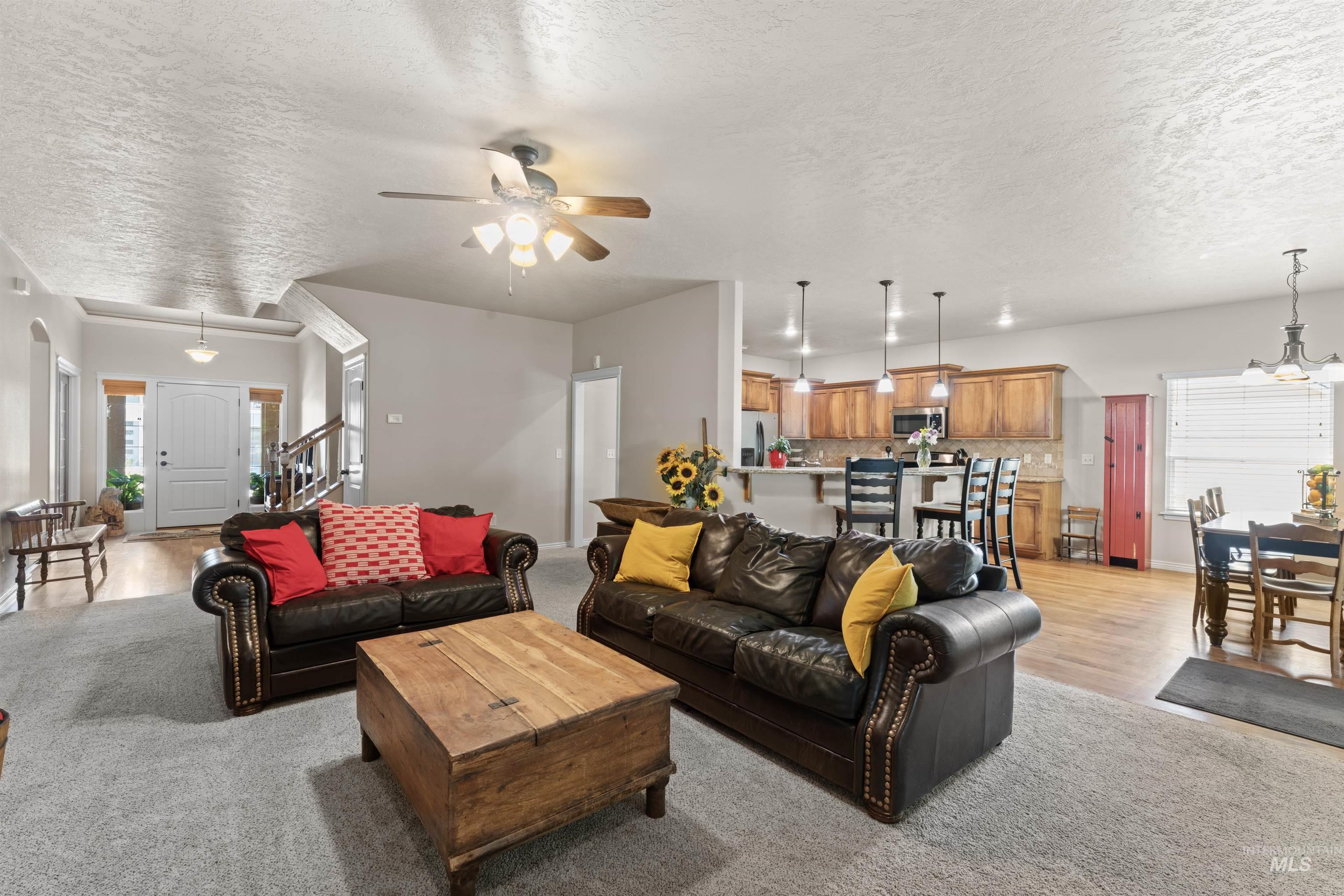 146 W Cub Street Property Photo 8