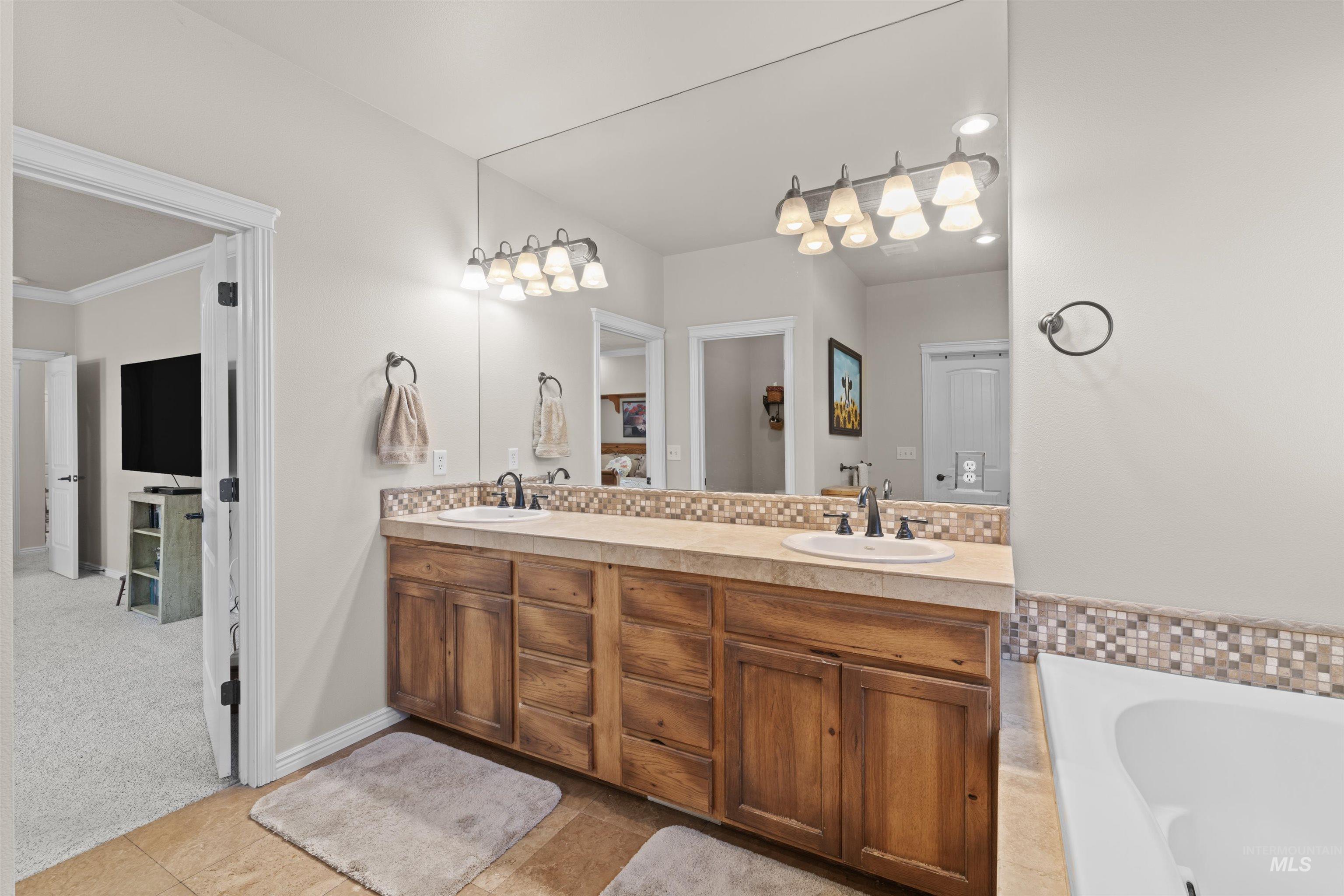 146 W Cub Street Property Photo 24