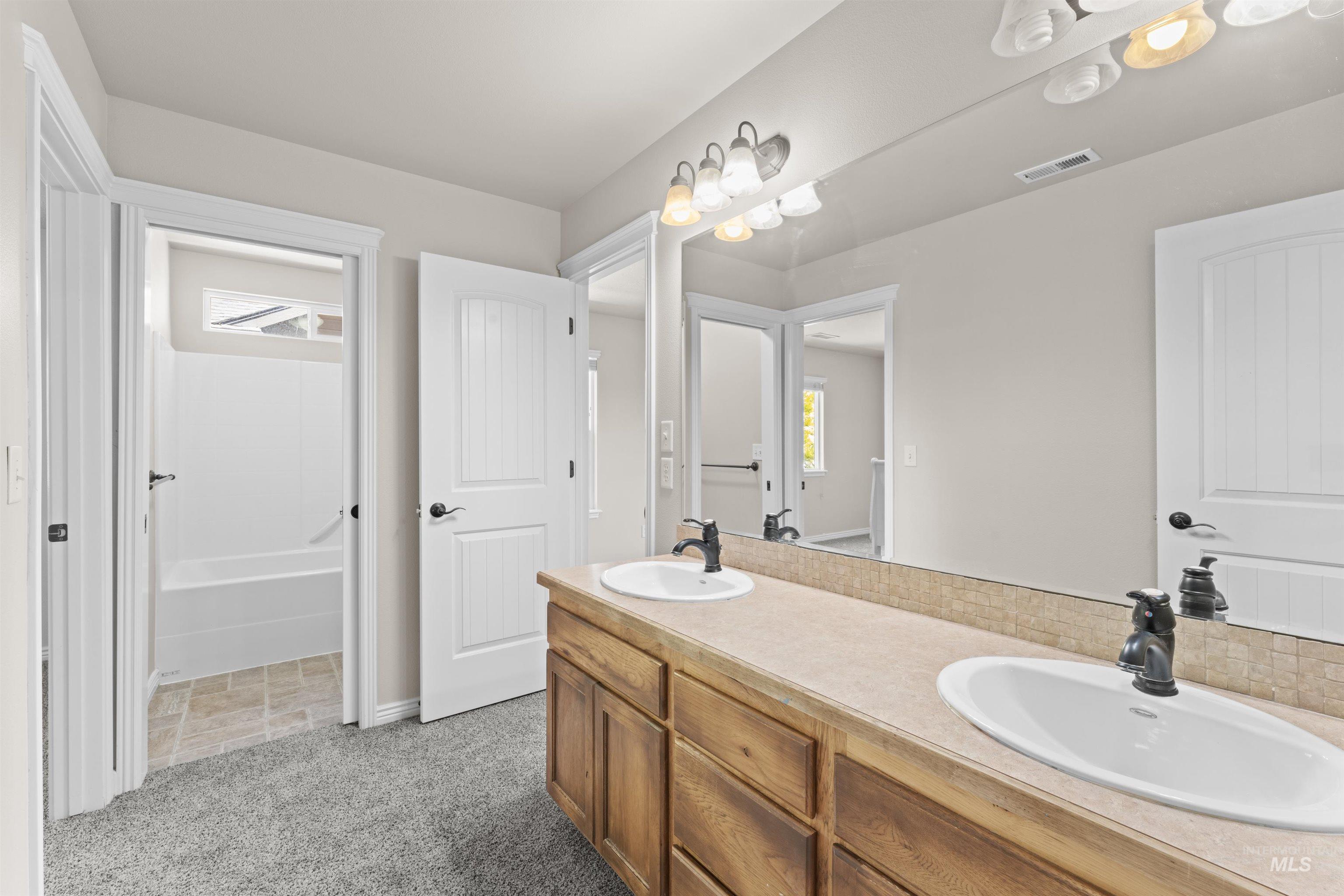 146 W Cub Street Property Photo 39
