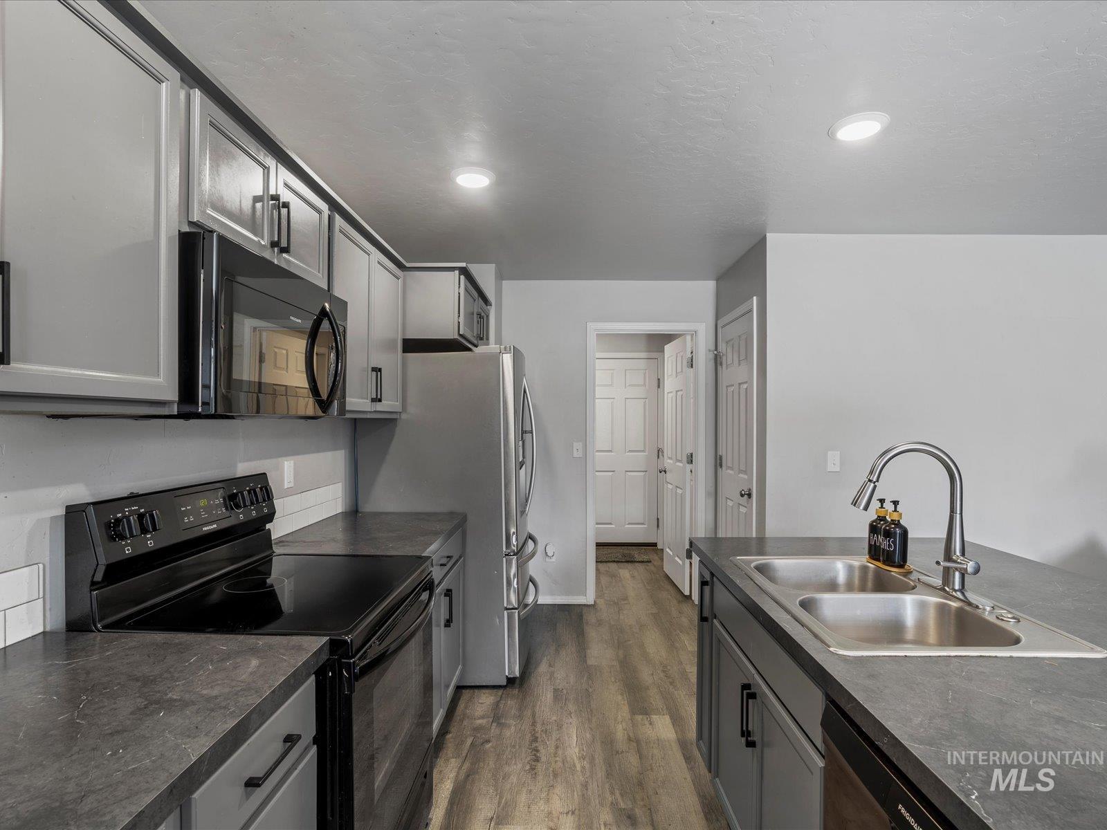 2121 W Trout Lily St Property Photo 11