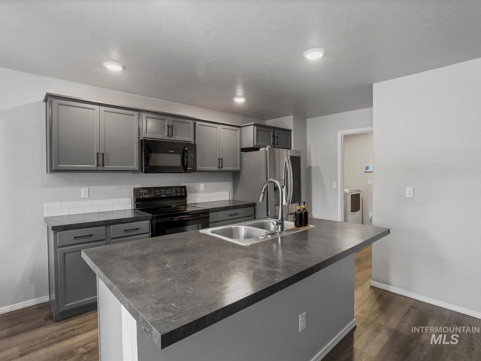 2121 W Trout Lily St Property Photo 12