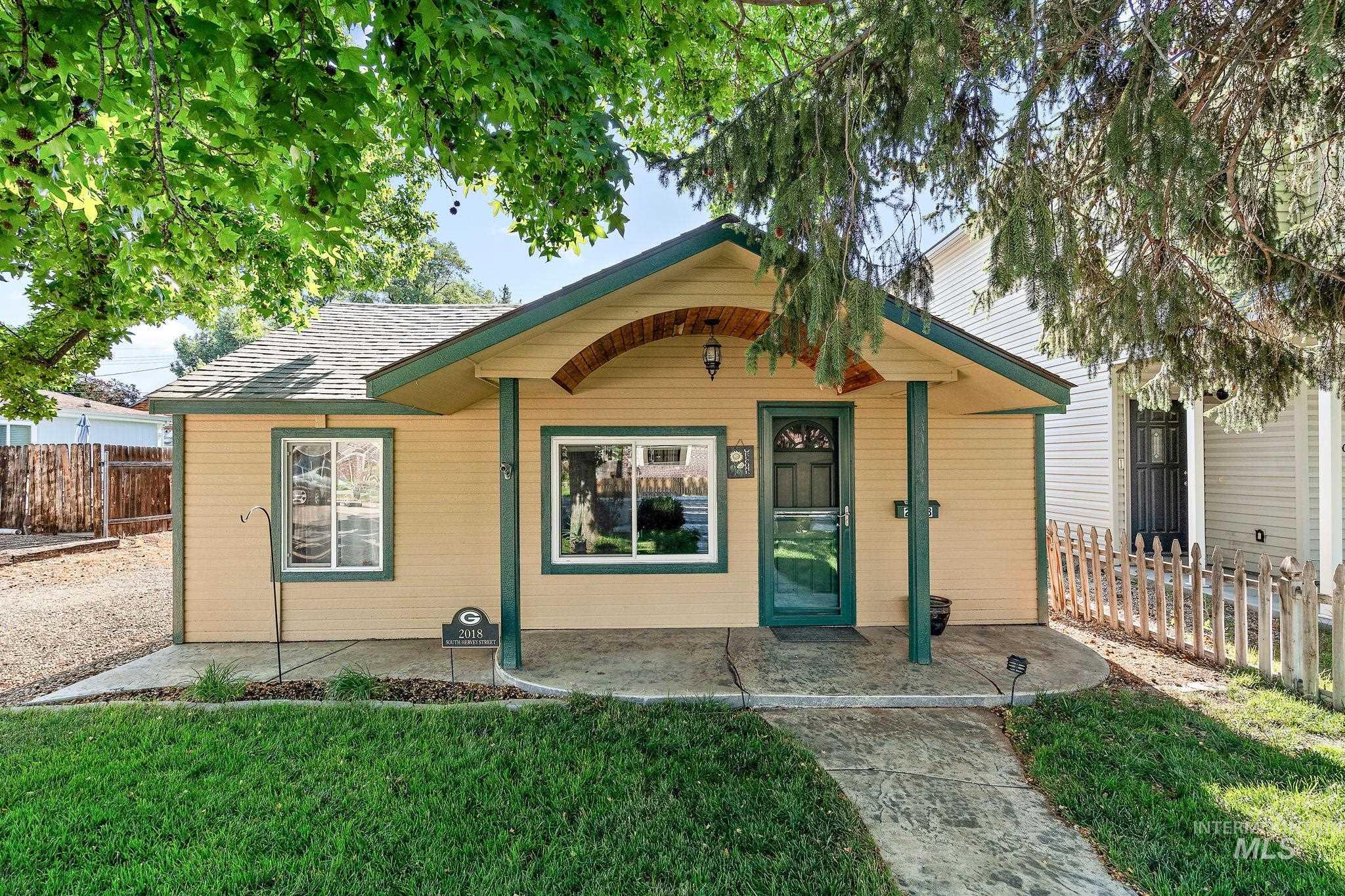2018 S Hervey St Property Photo 2