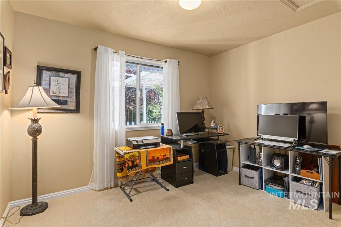 694 Castle Rock Pl Property Photo 20