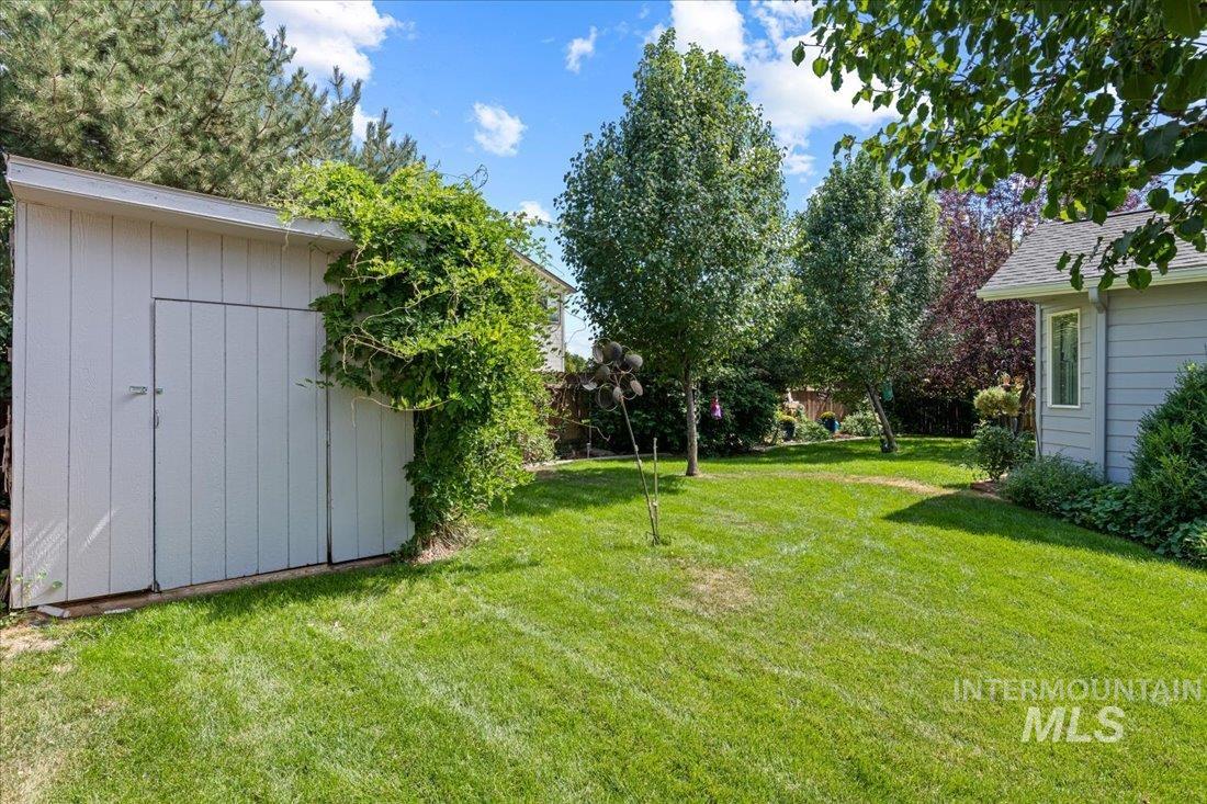 694 Castle Rock Pl Property Photo 29