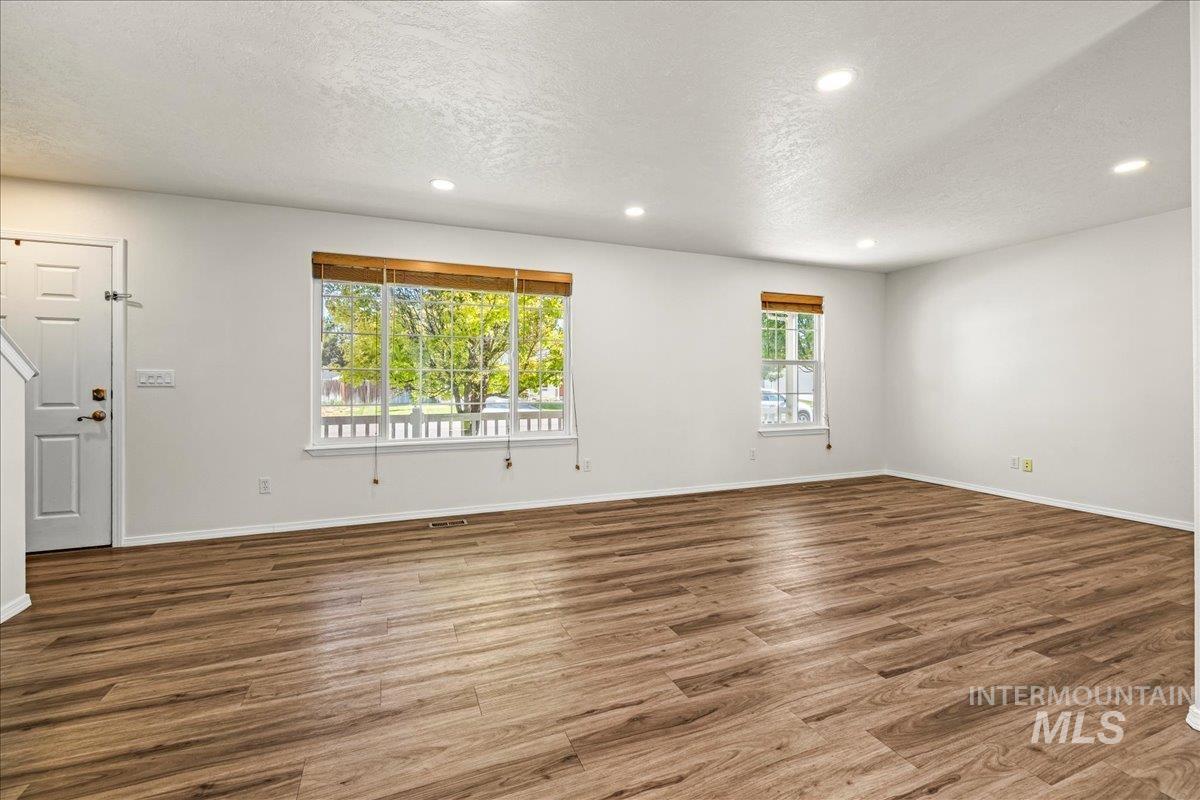 2451 W Willow Pointe Ave Property Photo 14