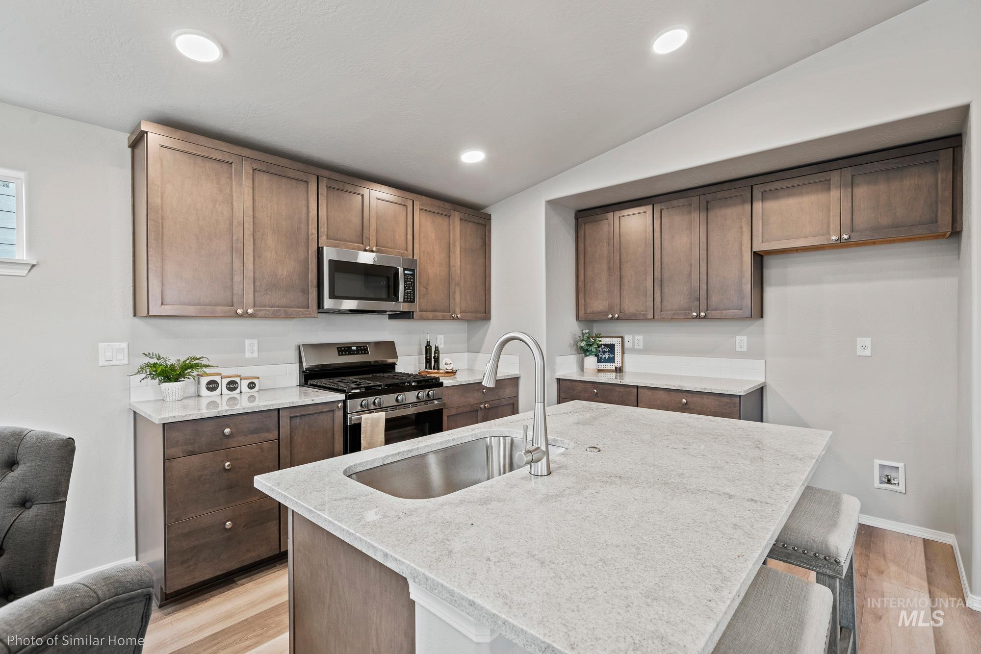 7222 W Rygate Dr. Property Photo 4